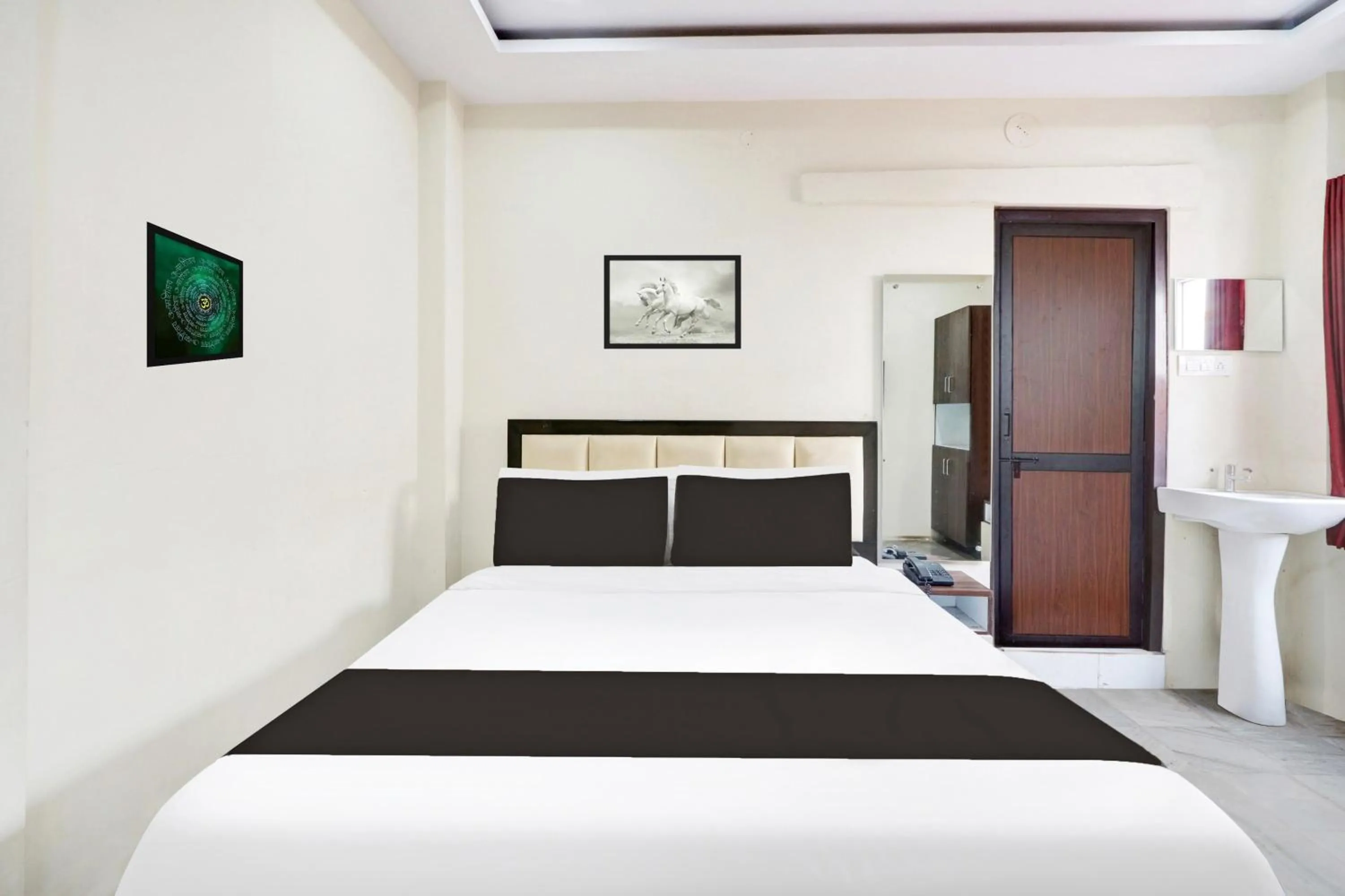 Bedroom, Bed in Super Hotel O MVP Double Road