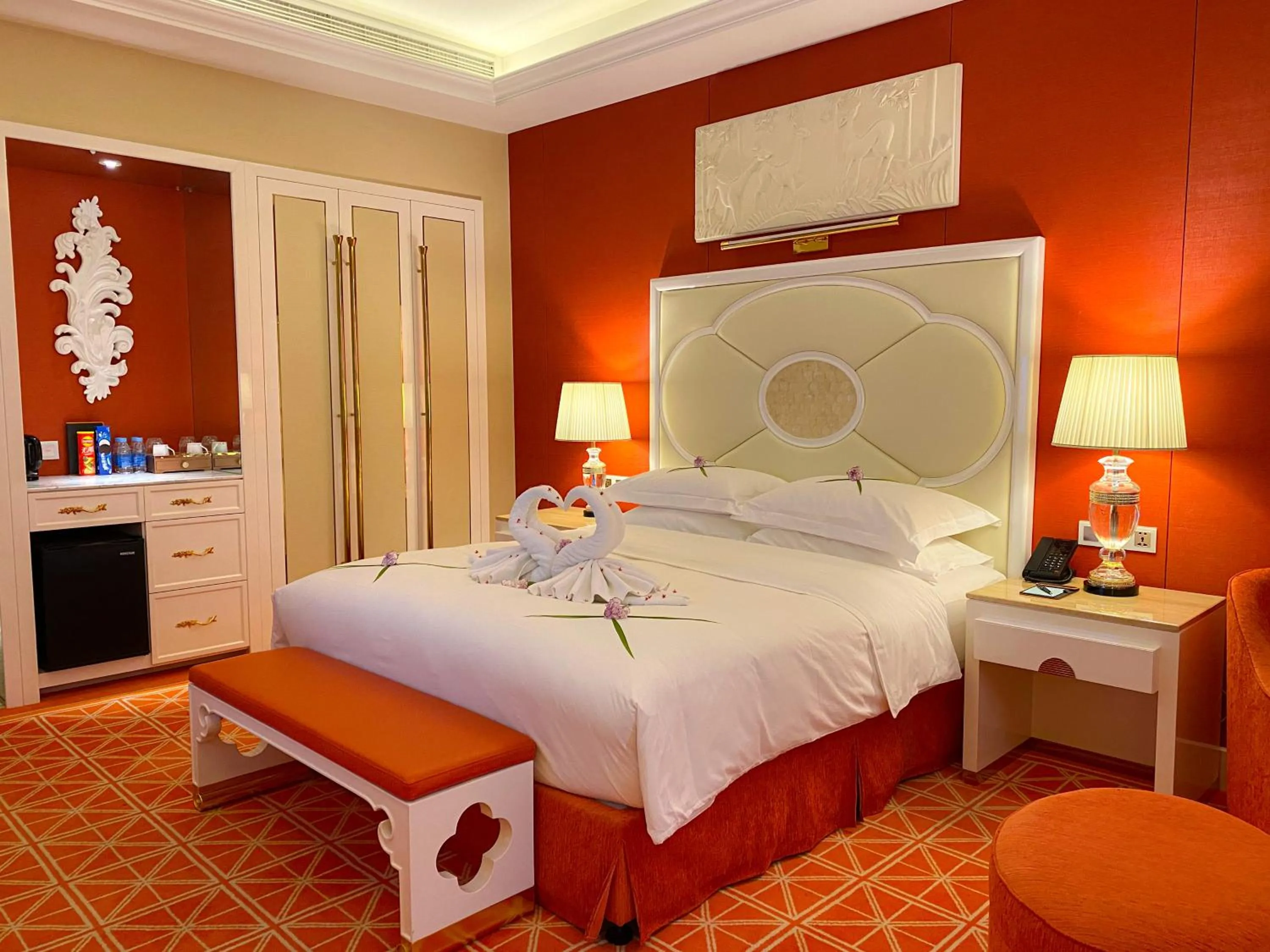 Bedroom, Bed in Continental Xin Hao Hotel and Resort 洲际新濠酒店