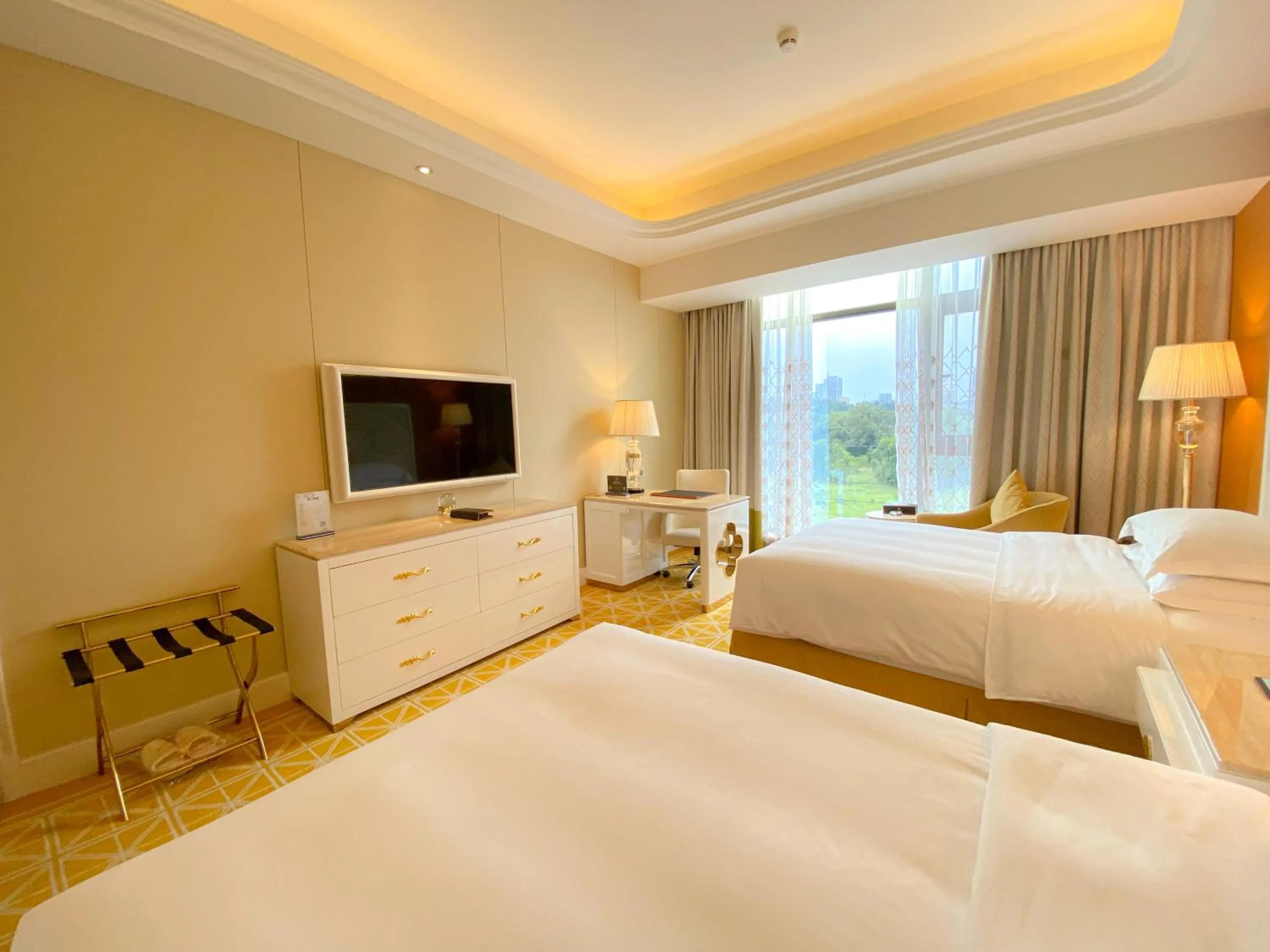 Bedroom, Bed in Continental Xin Hao Hotel and Resort 洲际新濠酒店