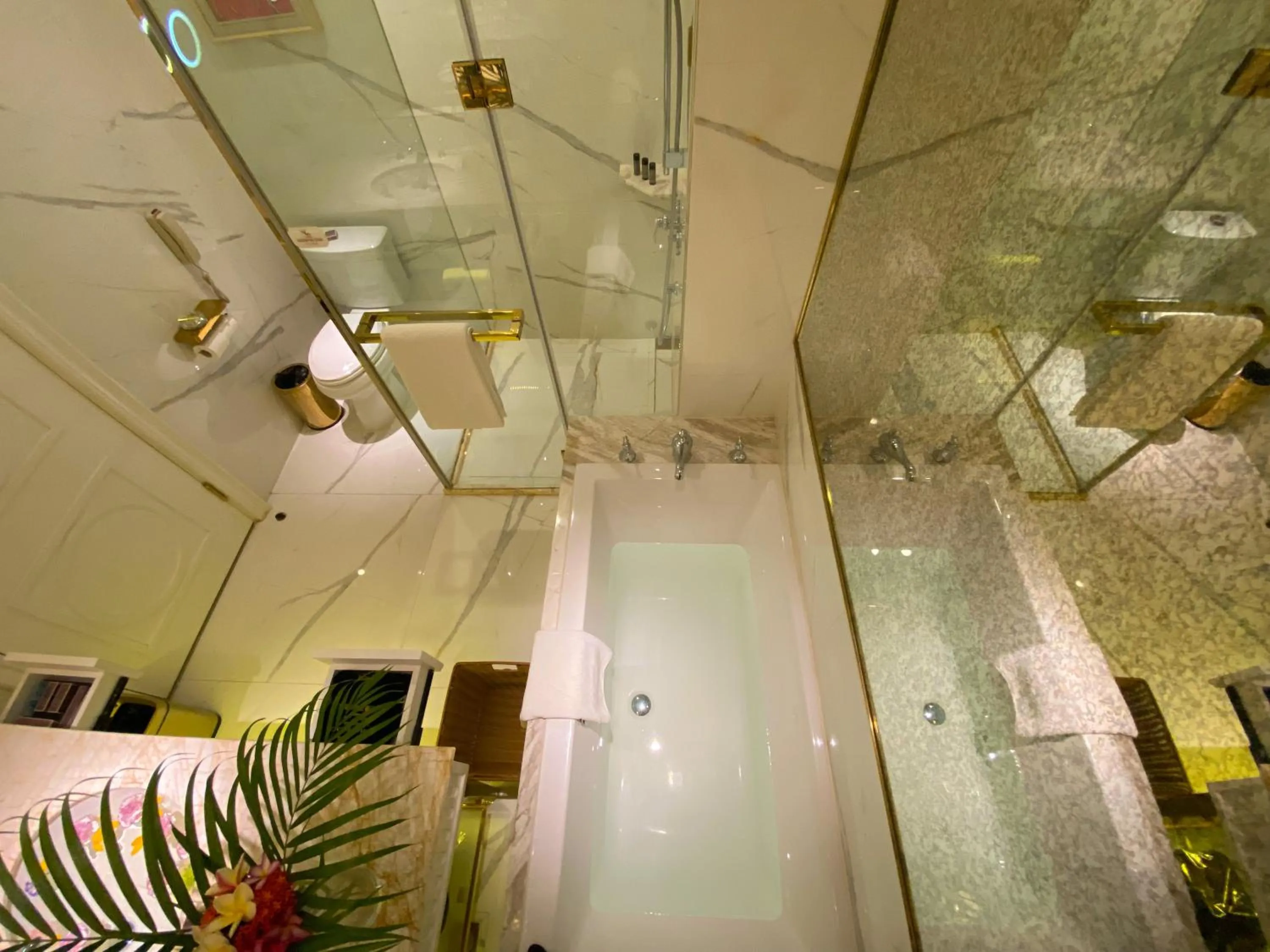 Bath in Continental Xin Hao Hotel and Resort 洲际新濠酒店