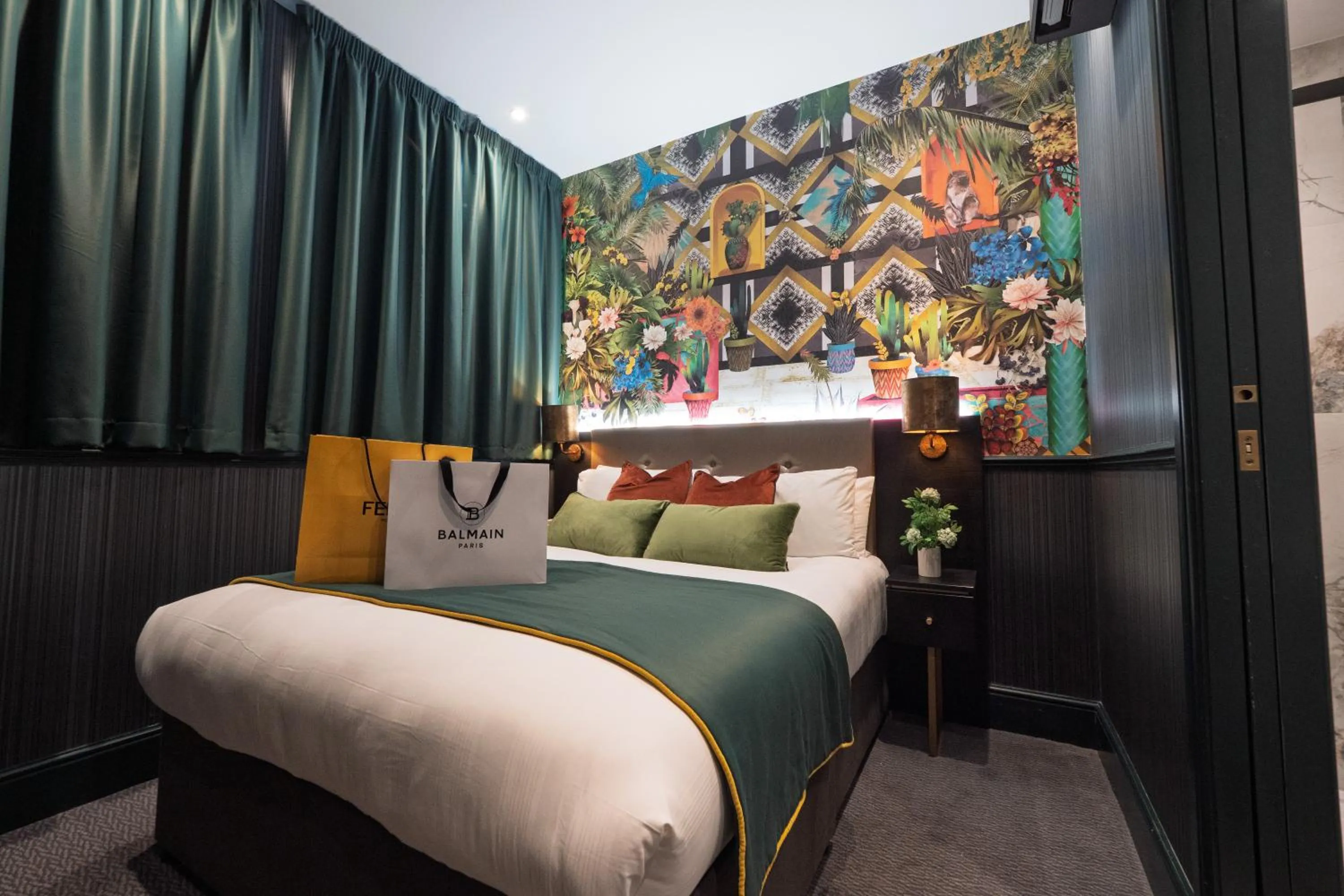 Bed in Hyde Park Green