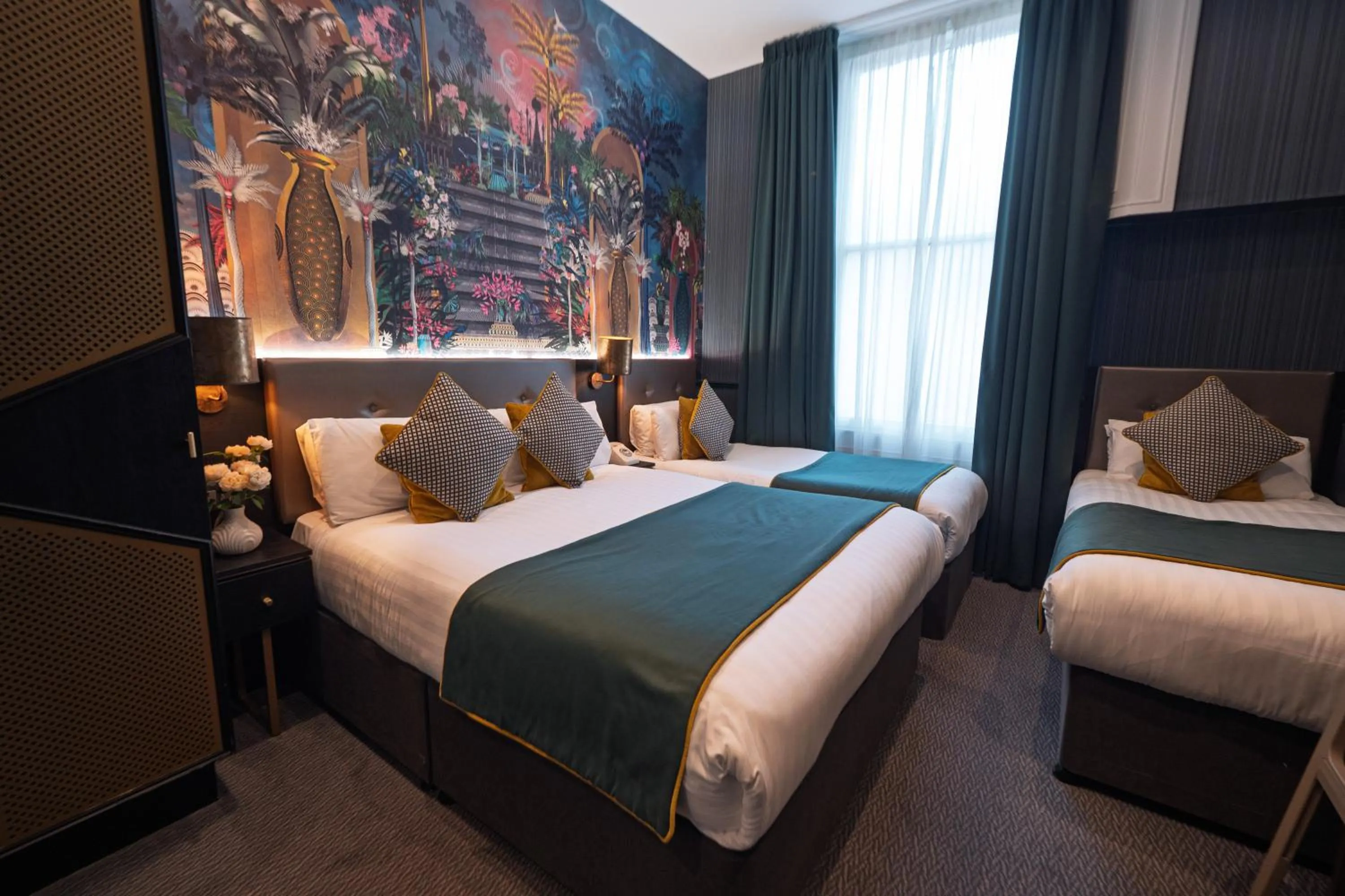 Bed in Hyde Park Green