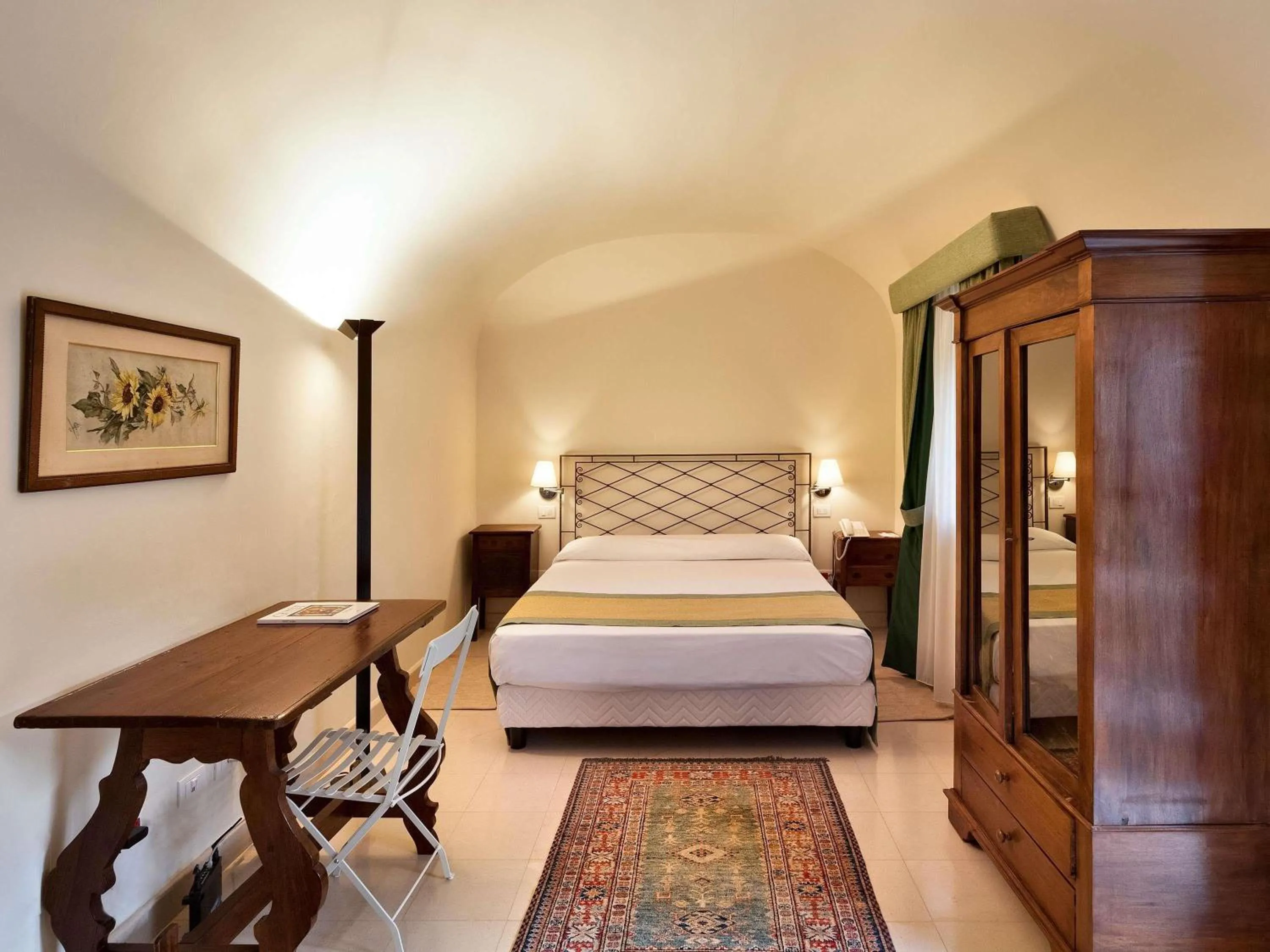 Bedroom, Bed in Mercure Villa Romanazzi Carducci Bari