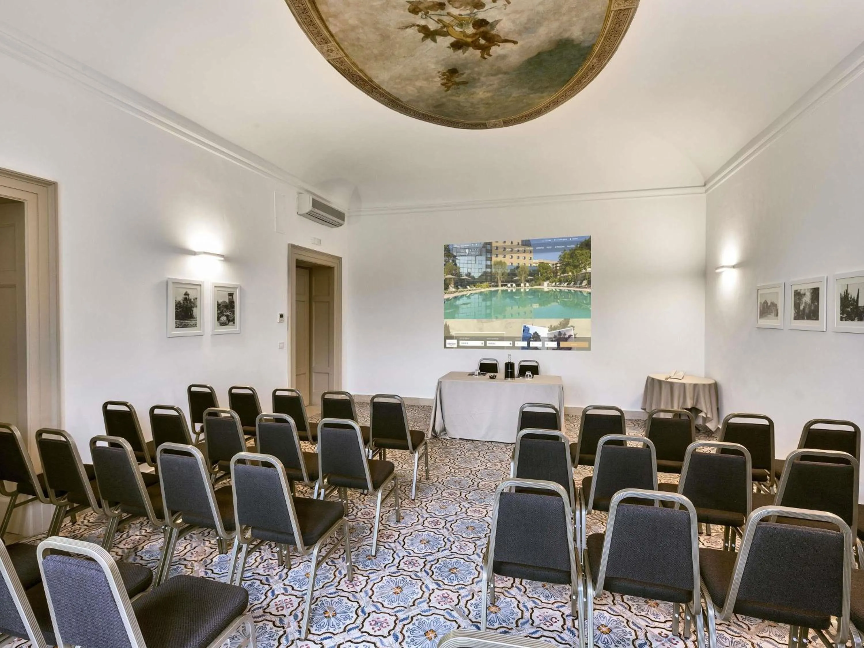 Meeting/conference room in Mercure Villa Romanazzi Carducci Bari