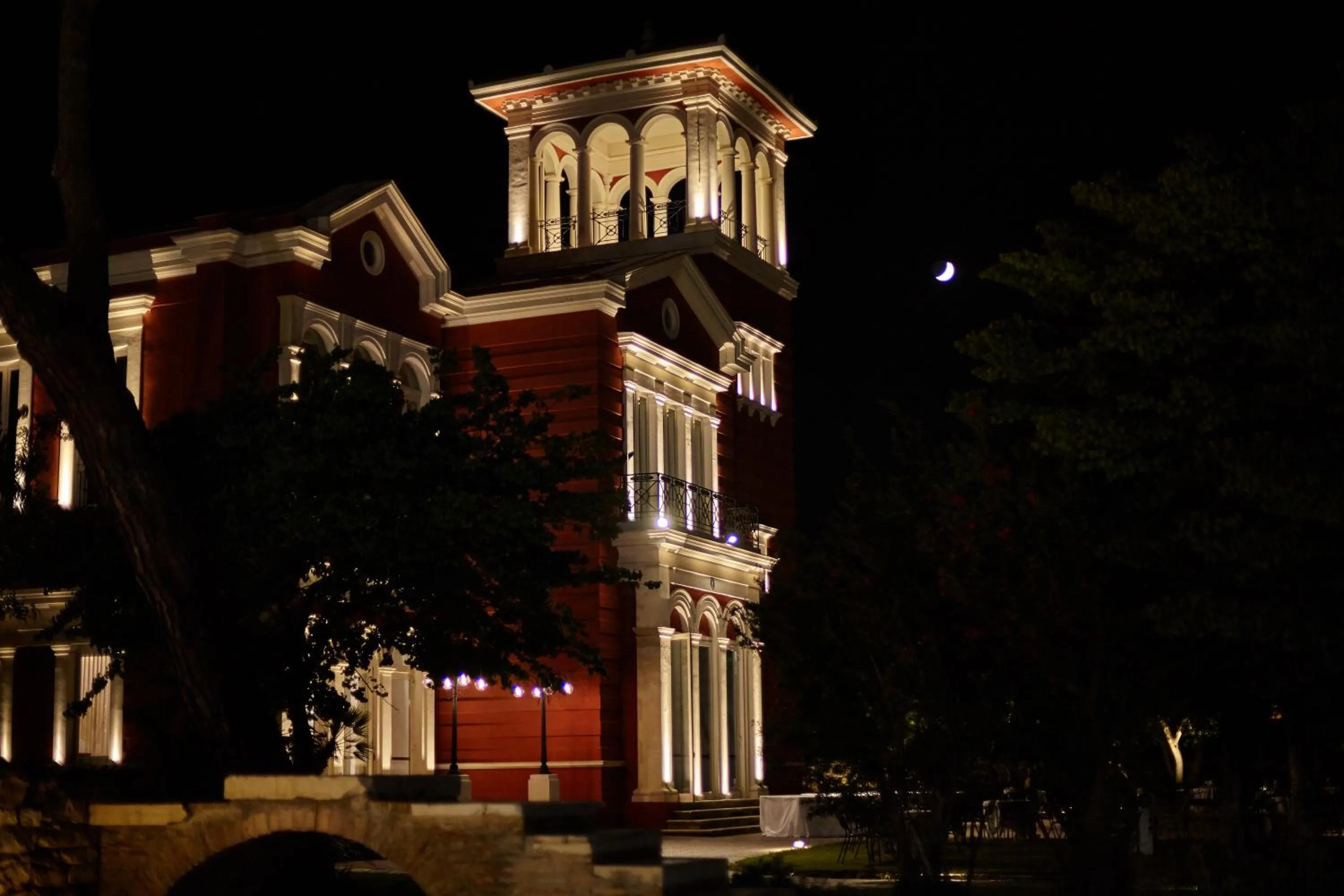 Facade/entrance in Mercure Villa Romanazzi Carducci Bari