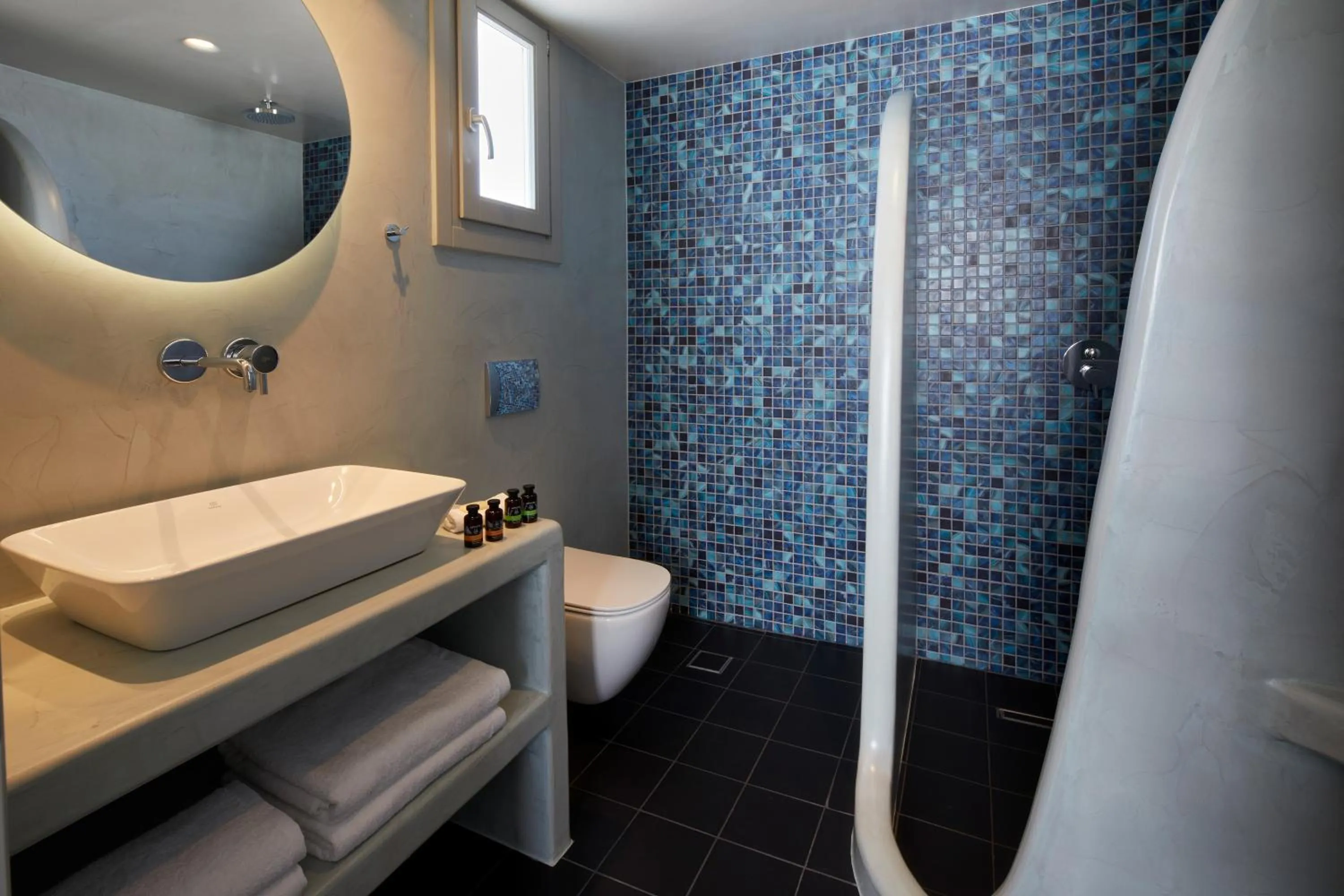 Mountain and Sea Suites