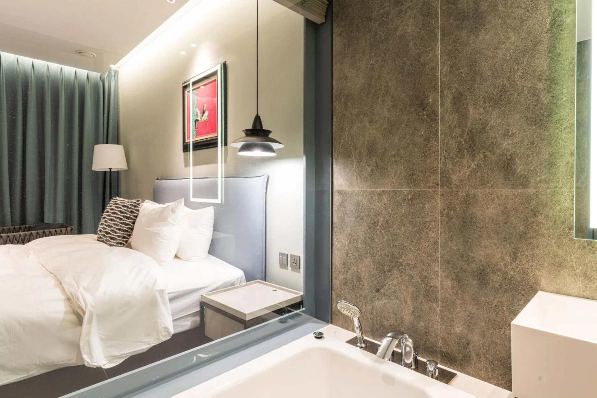 Bathroom, Bed in Hotel SoulHada