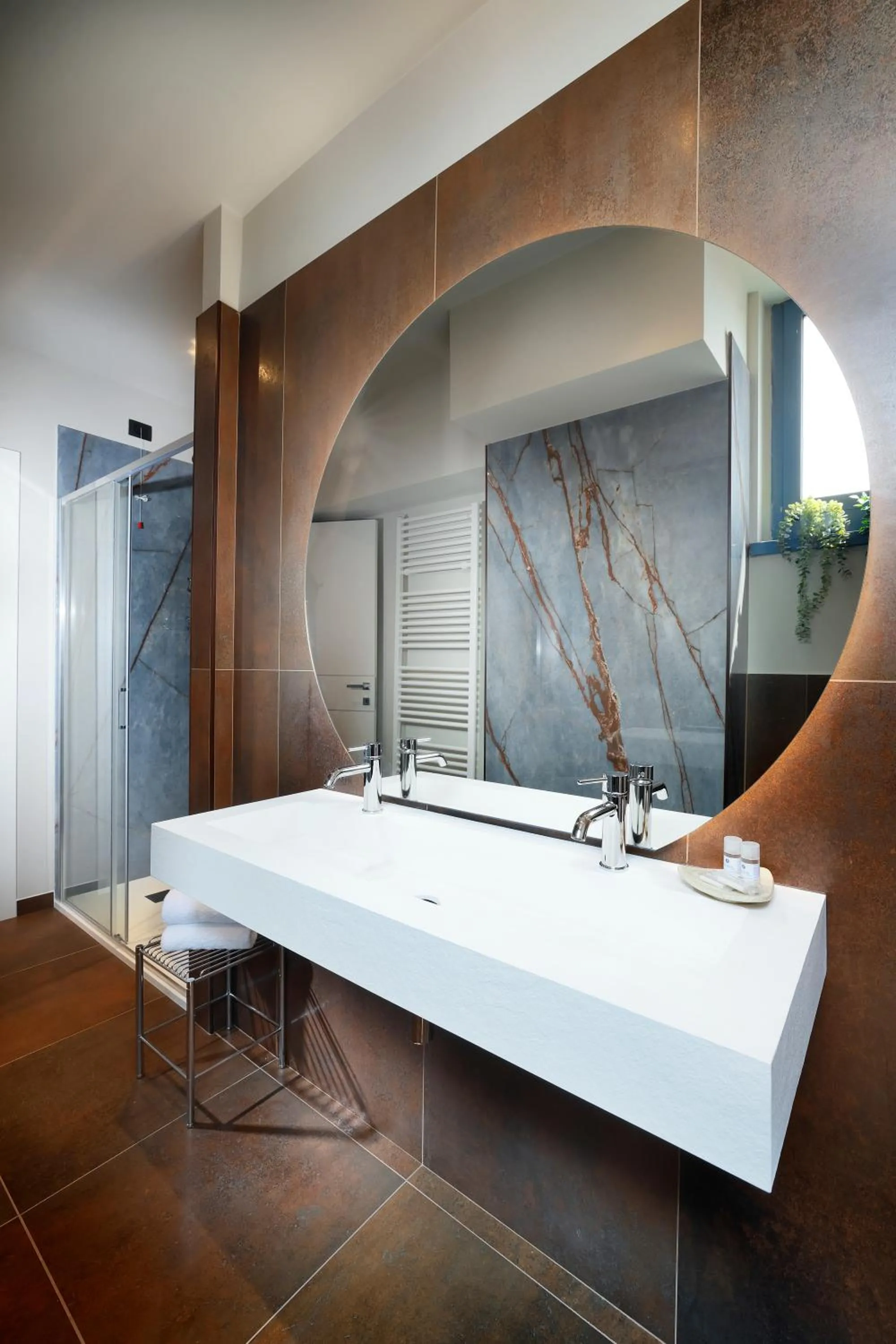 Shower in Tuscany Inn