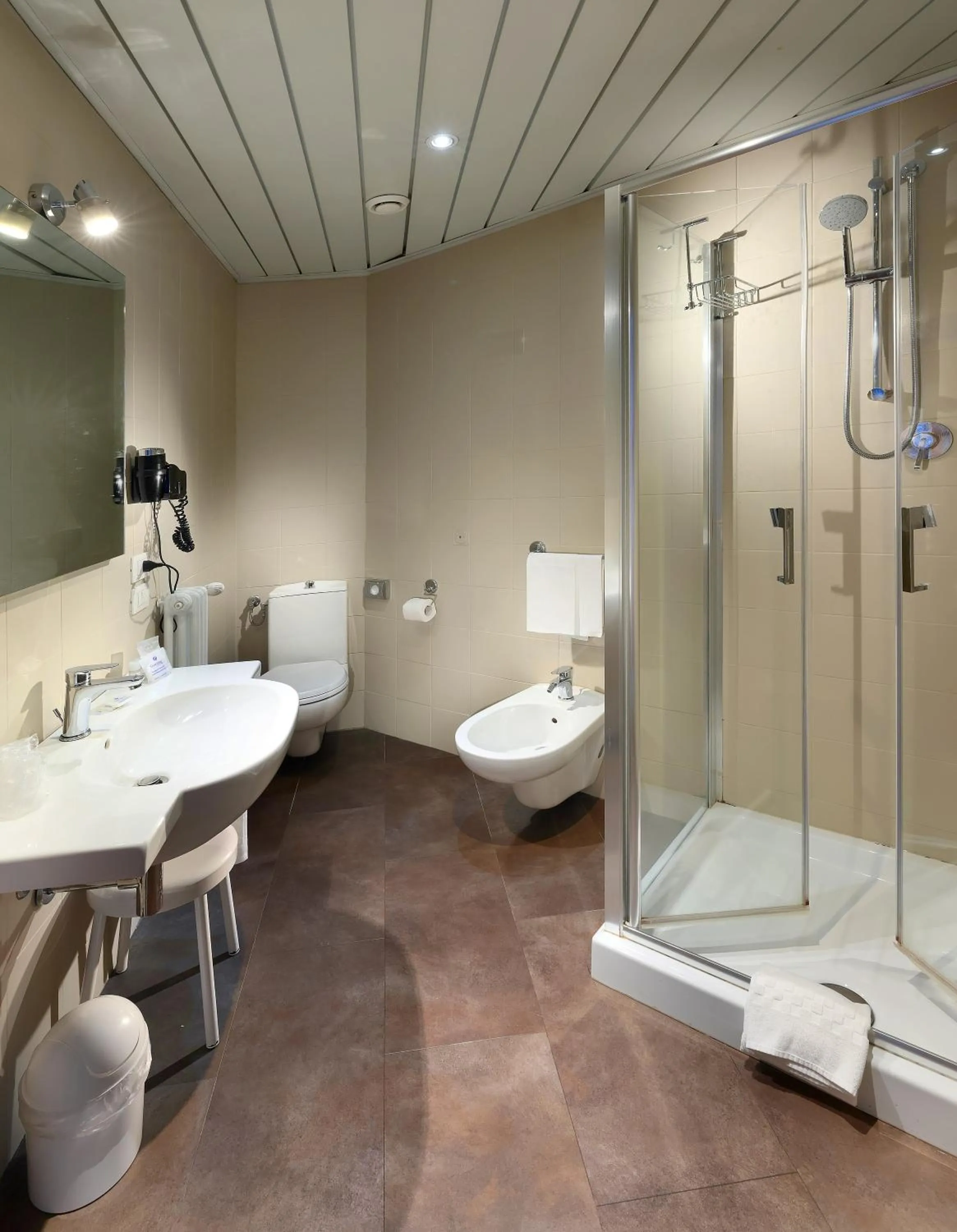 Shower in Tuscany Inn