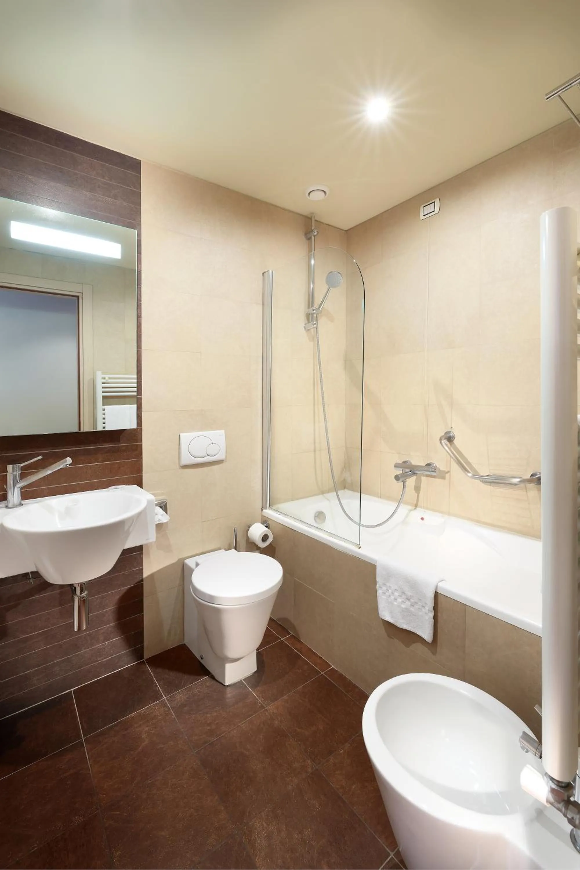 Shower in Tuscany Inn