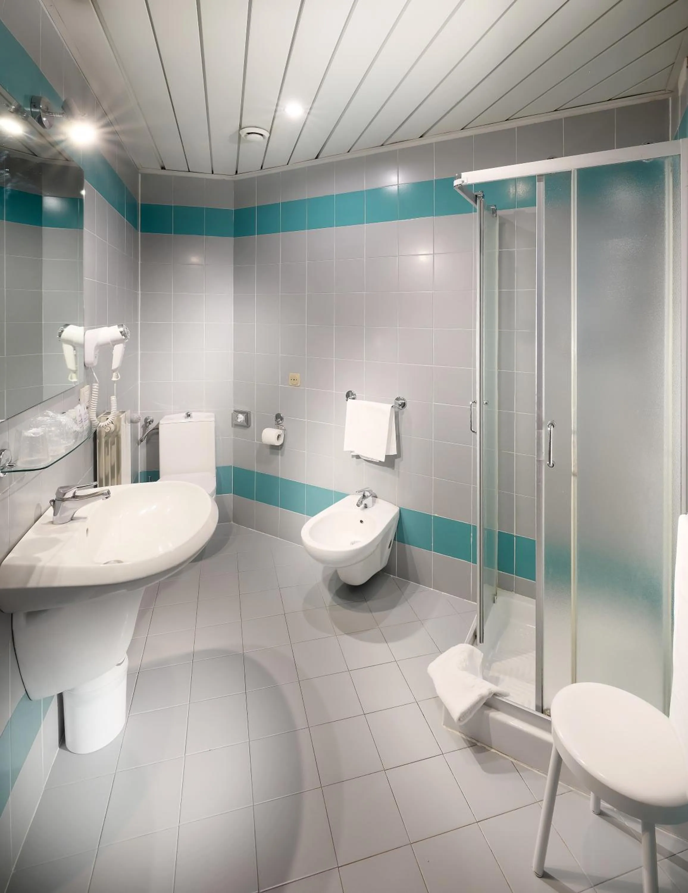 Shower in Tuscany Inn