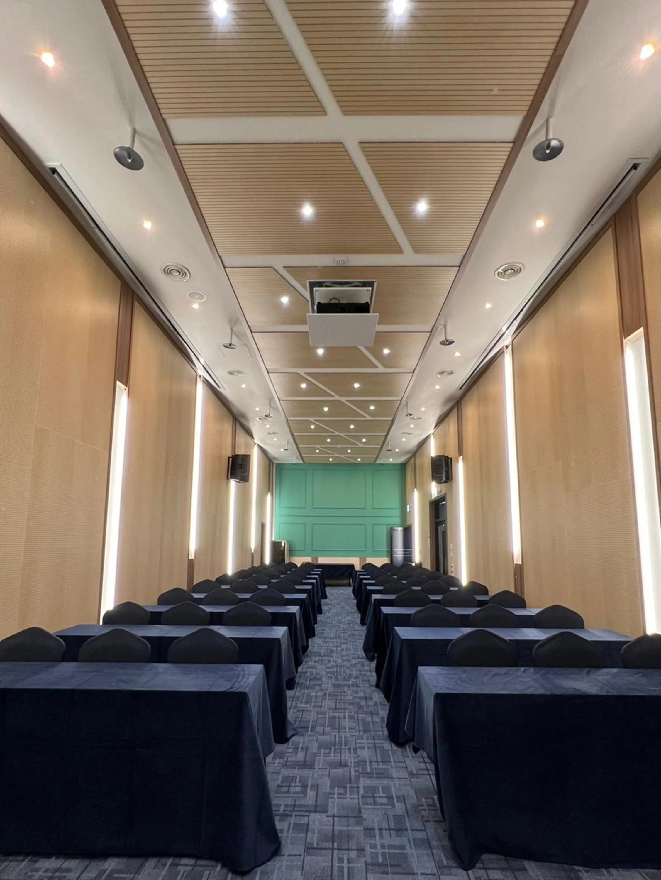 Banquet/Function facilities in Gangneung Chonpines Ocean Suites Hotel