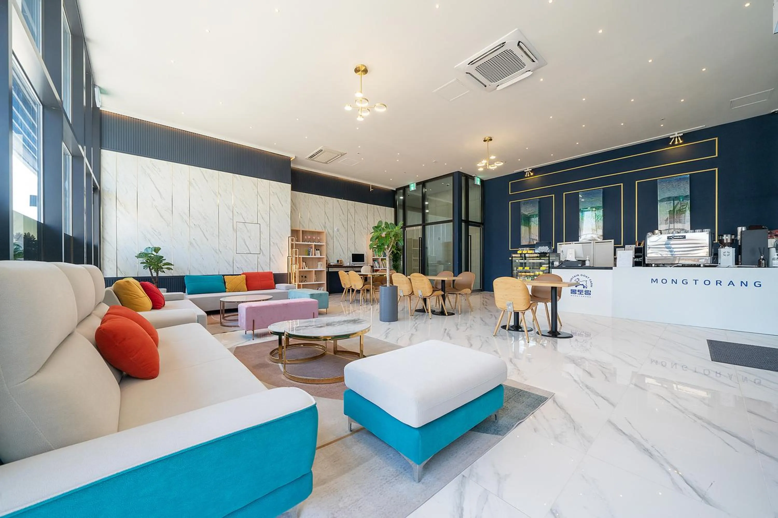 Restaurant/places to eat in Gangneung Chonpines Ocean Suites Hotel