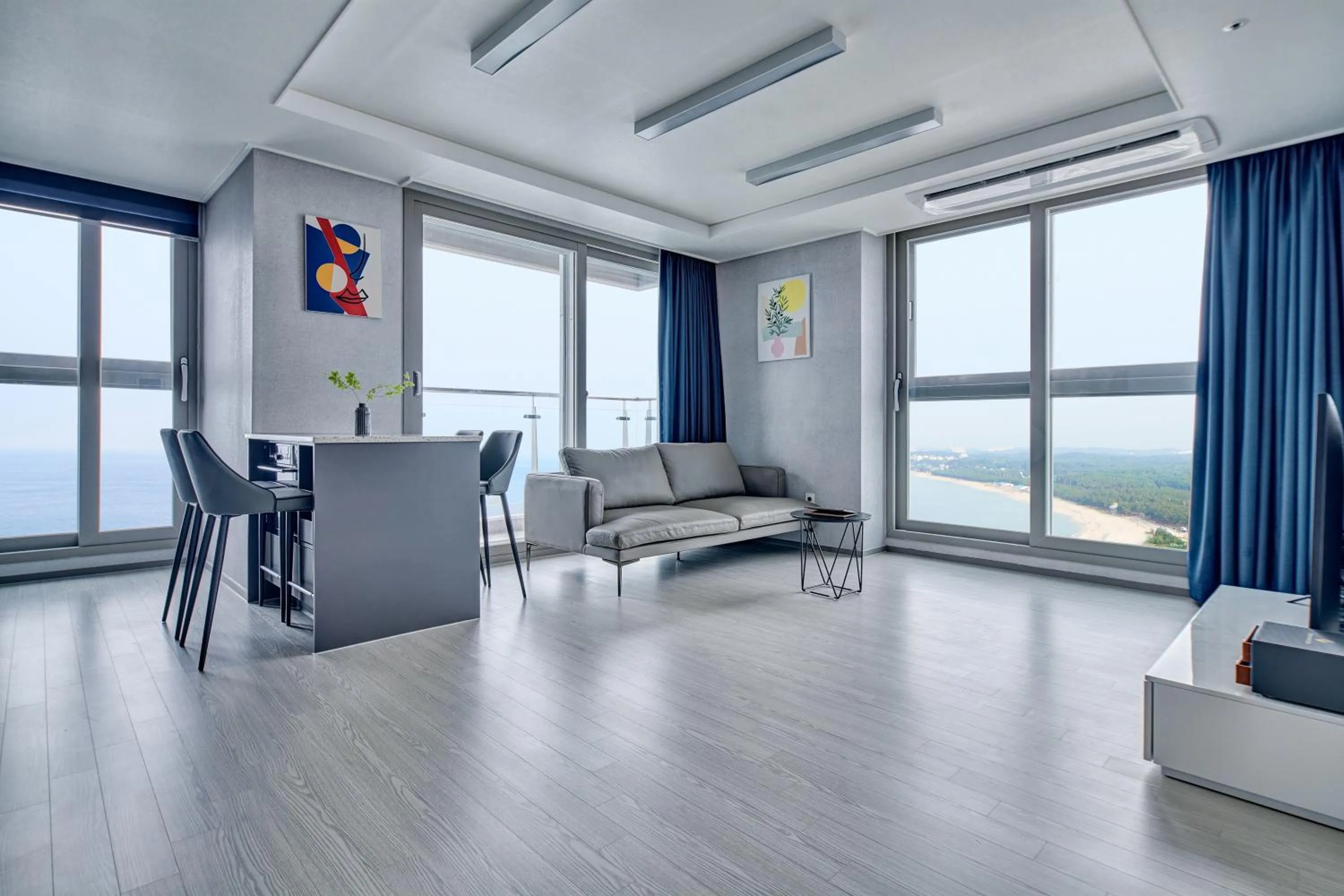 Living room in Gangneung Chonpines Ocean Suites Hotel