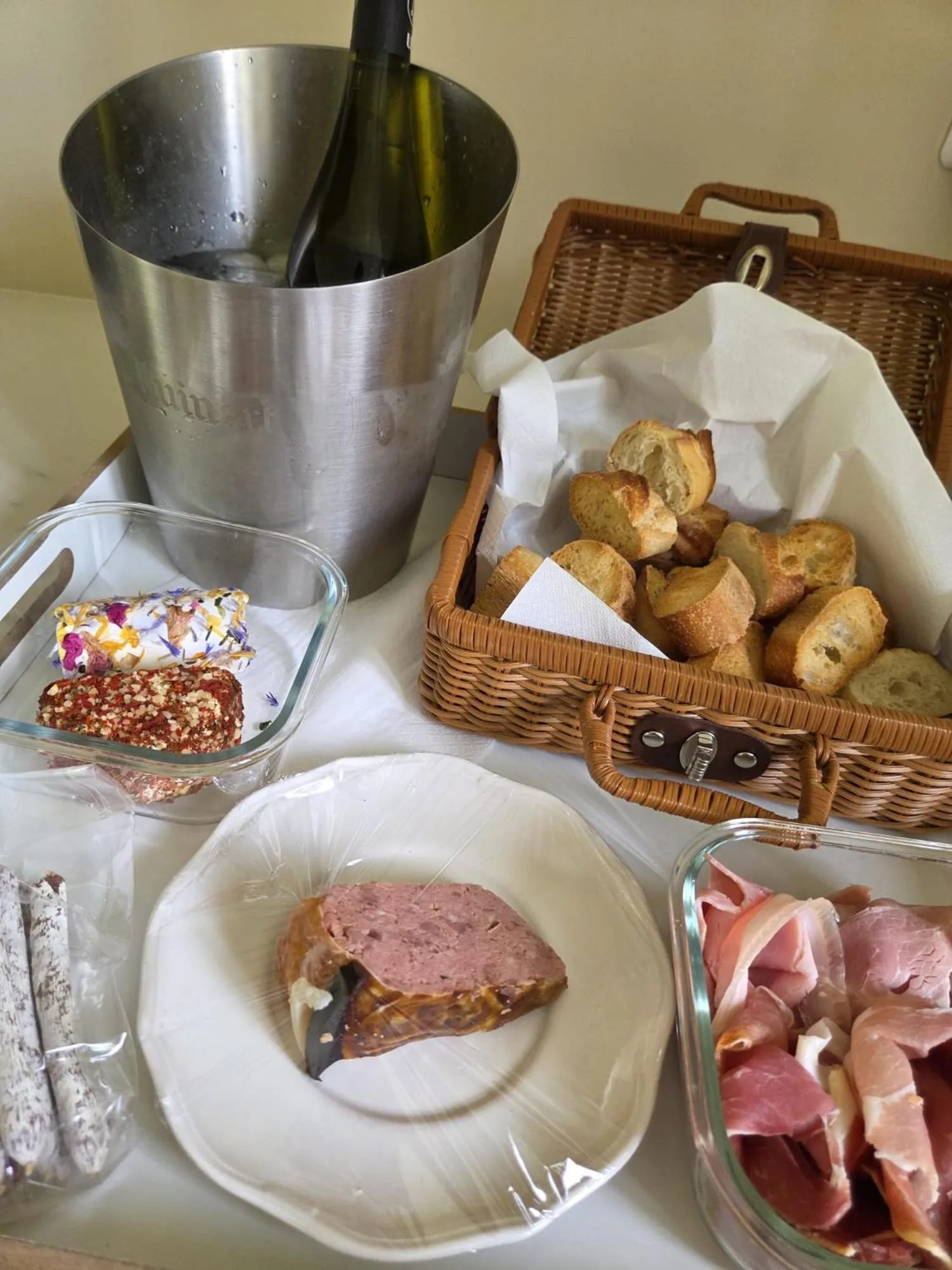 Food and drinks in La Jonquette