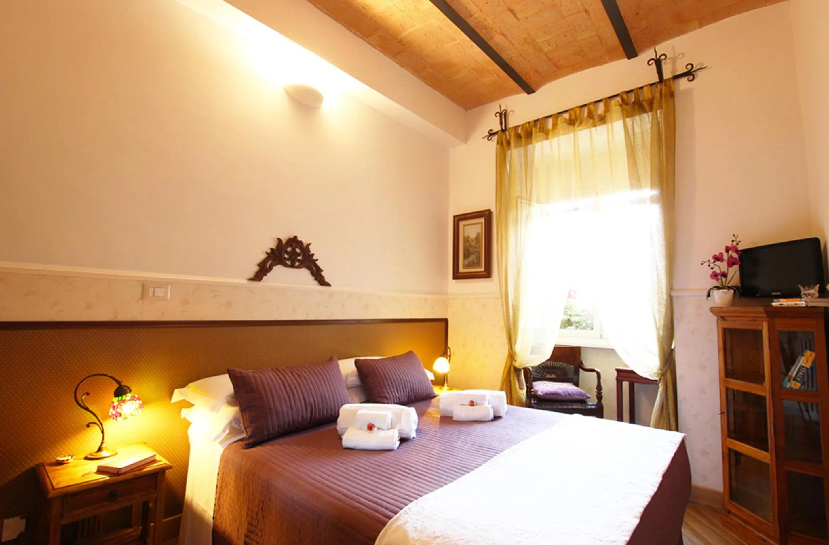 Photo of the whole room, Bed in Campanella3