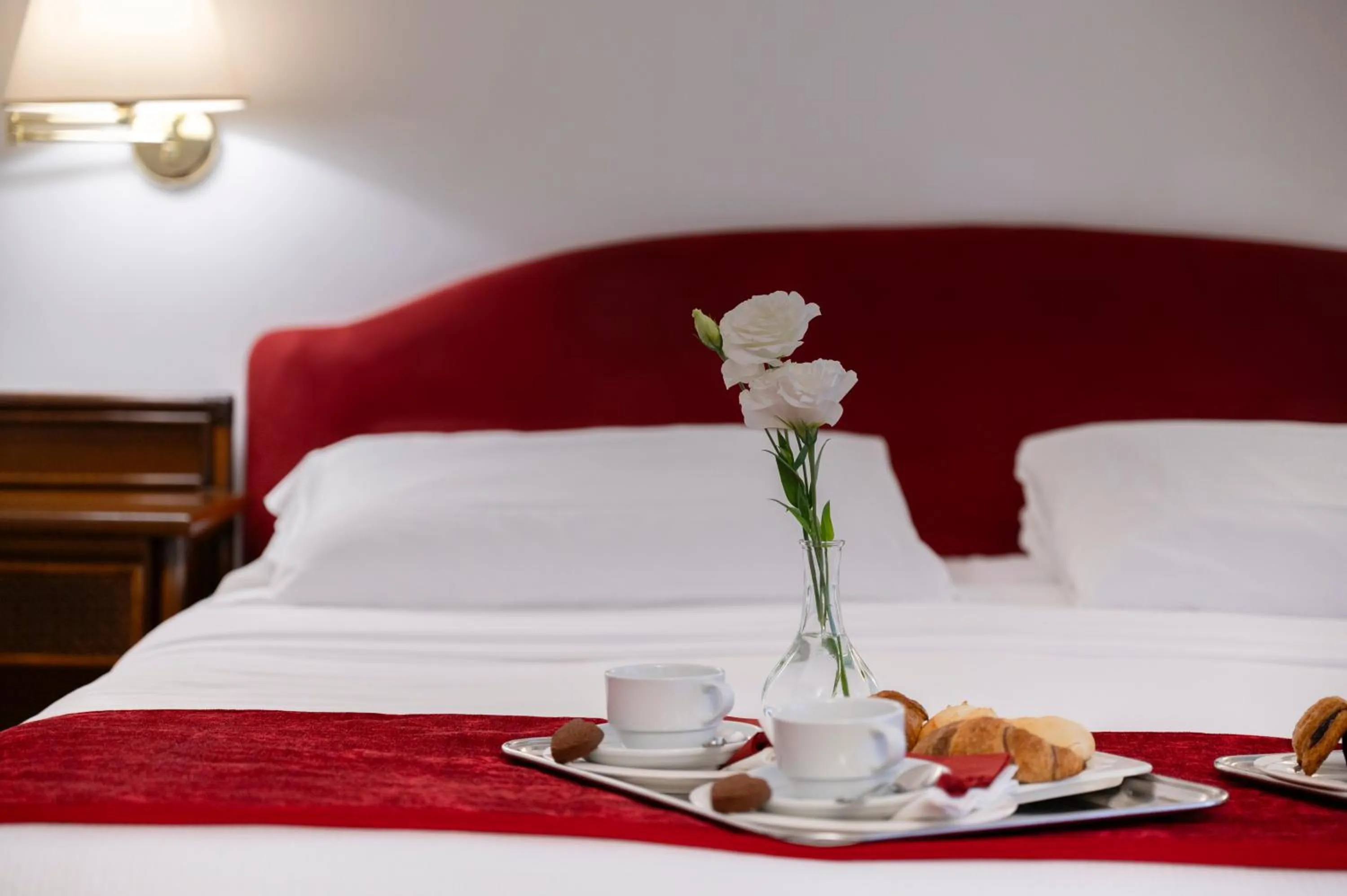 Bedroom, Bed in Hotel Hannover