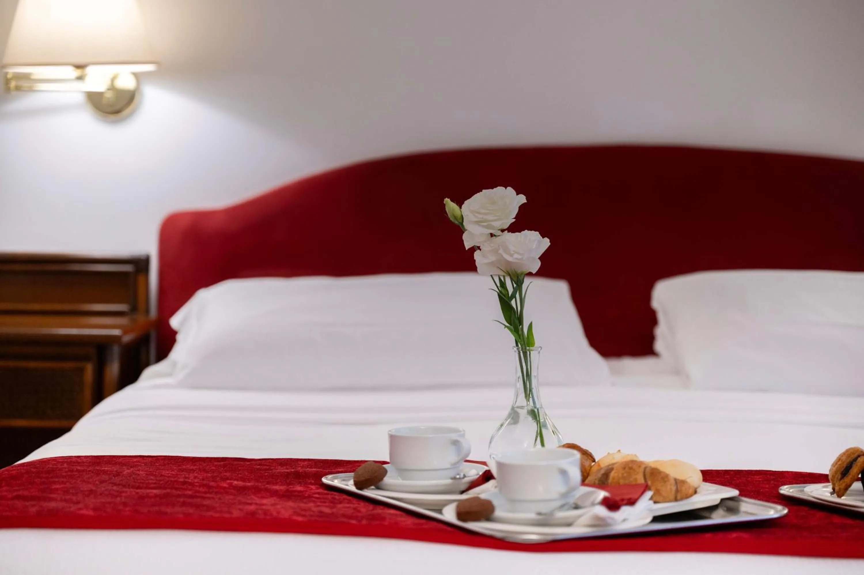 Bedroom, Bed in Hotel Hannover