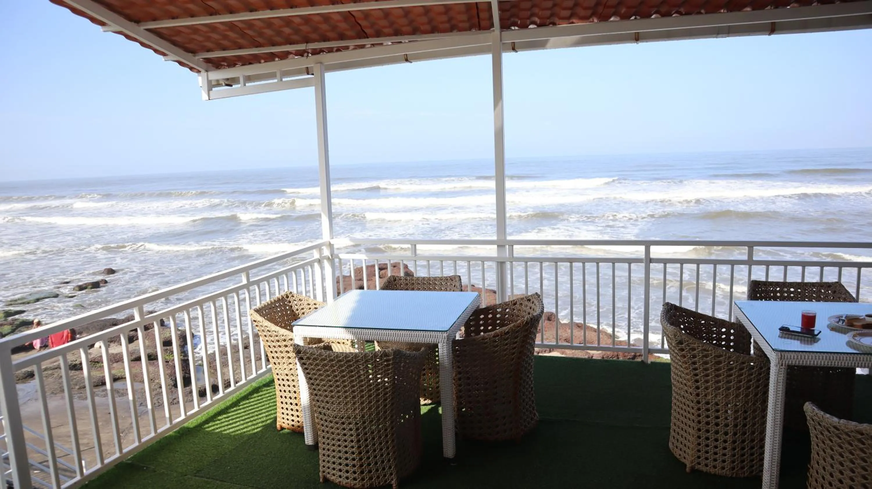 Restaurant/places to eat in Maargit Beach Resort