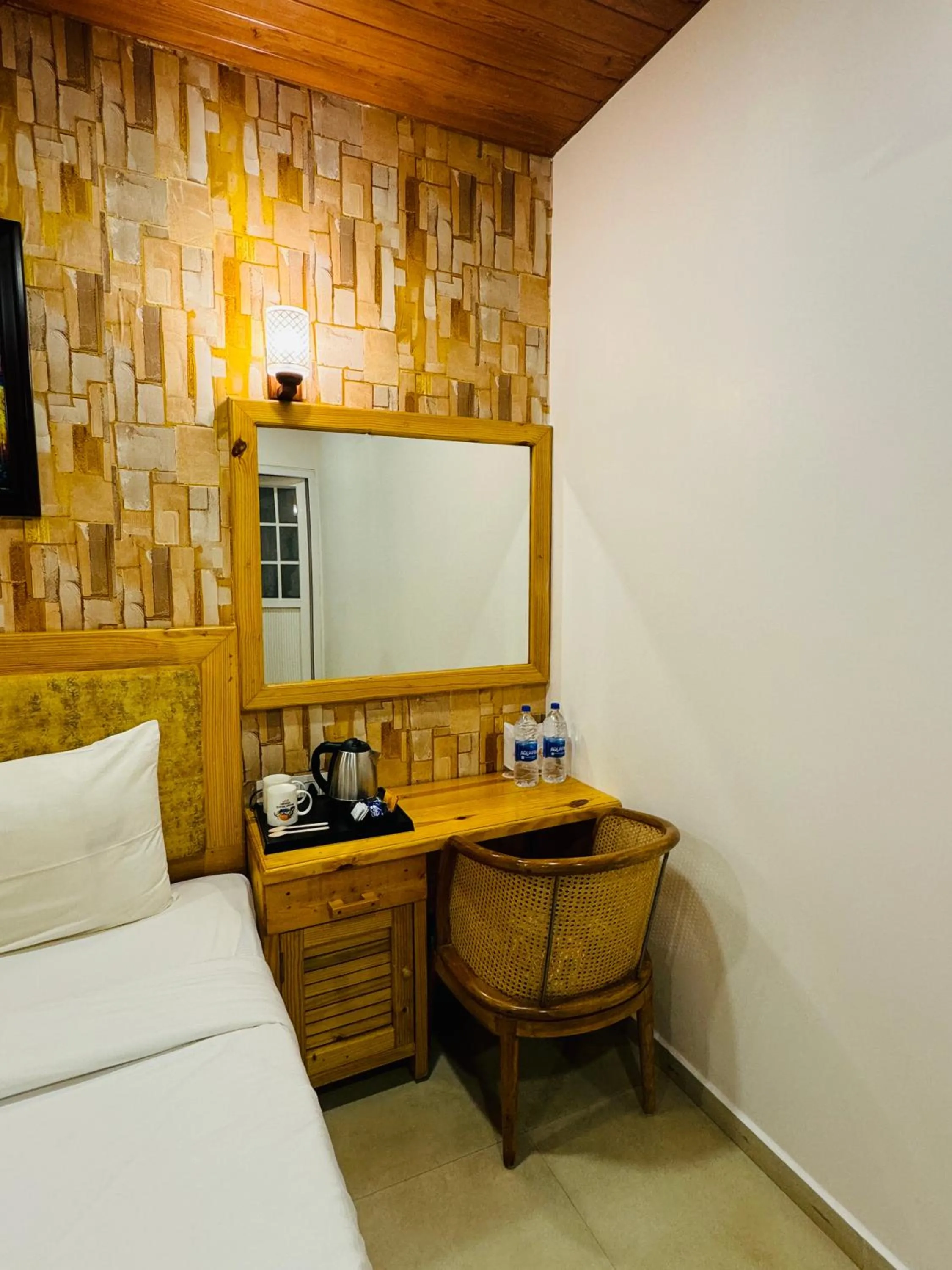 hair dresser, Bed in Maargit Beach Resort