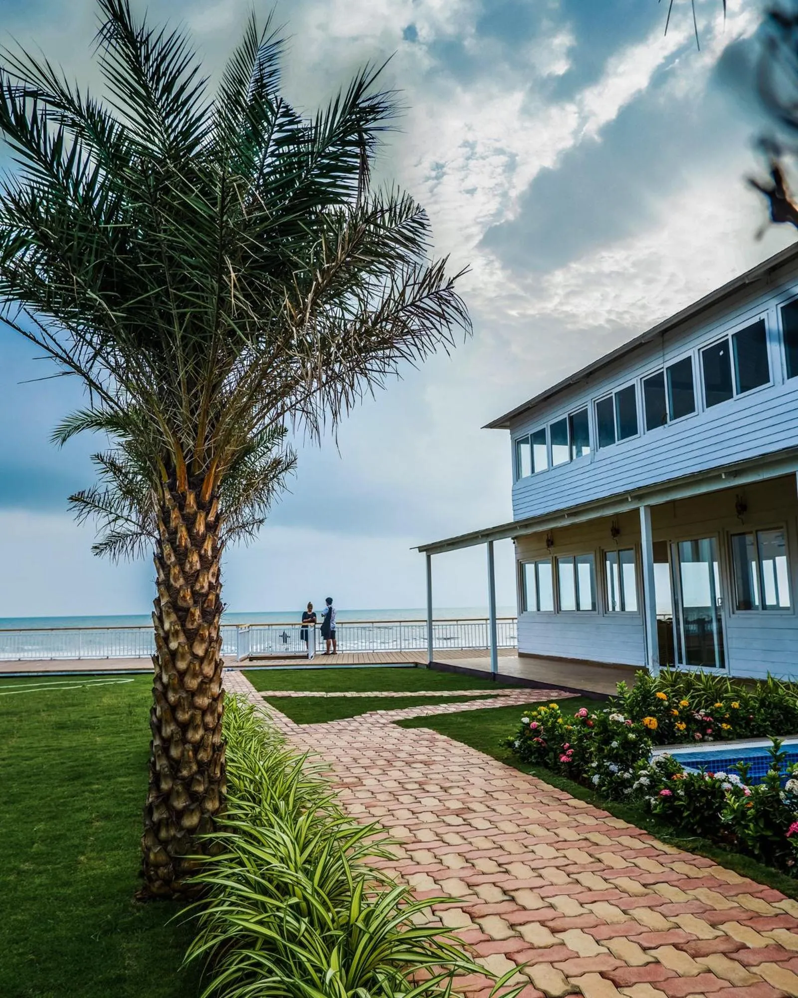 Restaurant/places to eat in Maargit Beach Resort