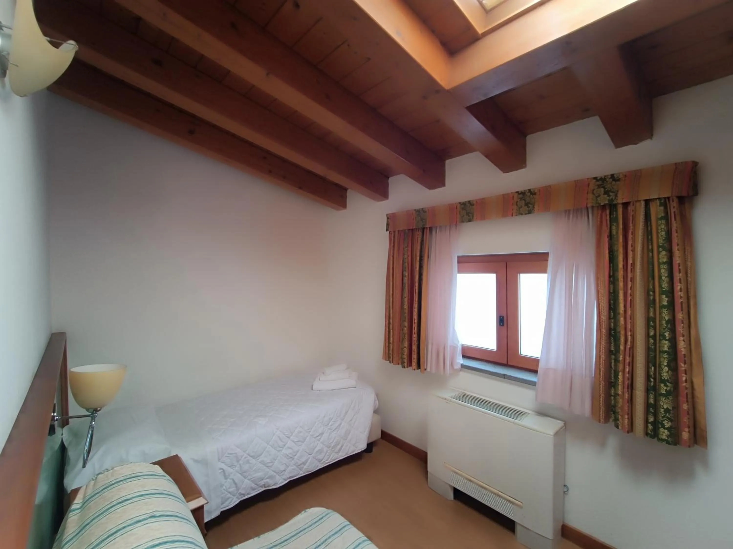 Photo of the whole room, Bed in Hotel Il Guscio