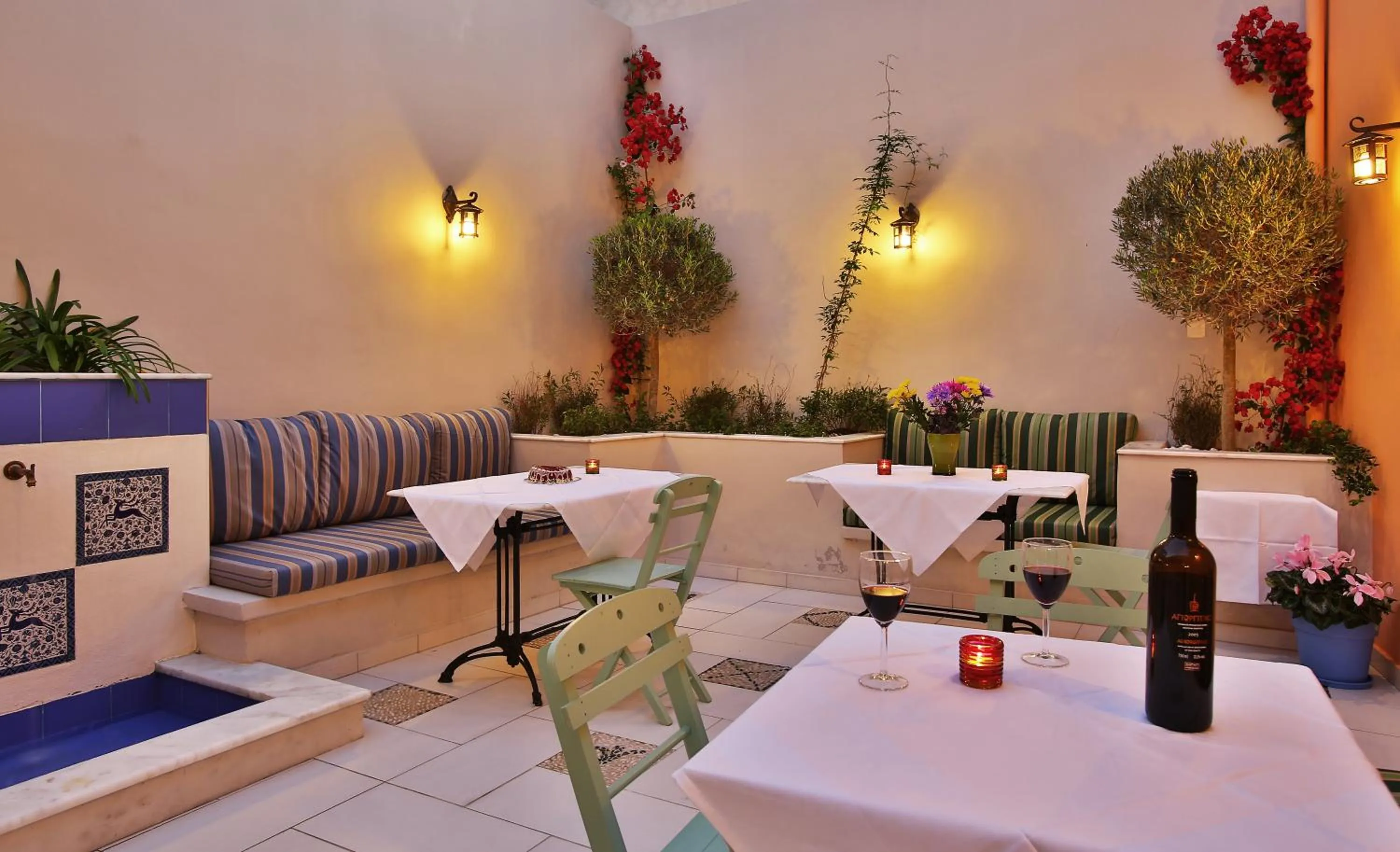 Restaurant/places to eat in Efchi 1904