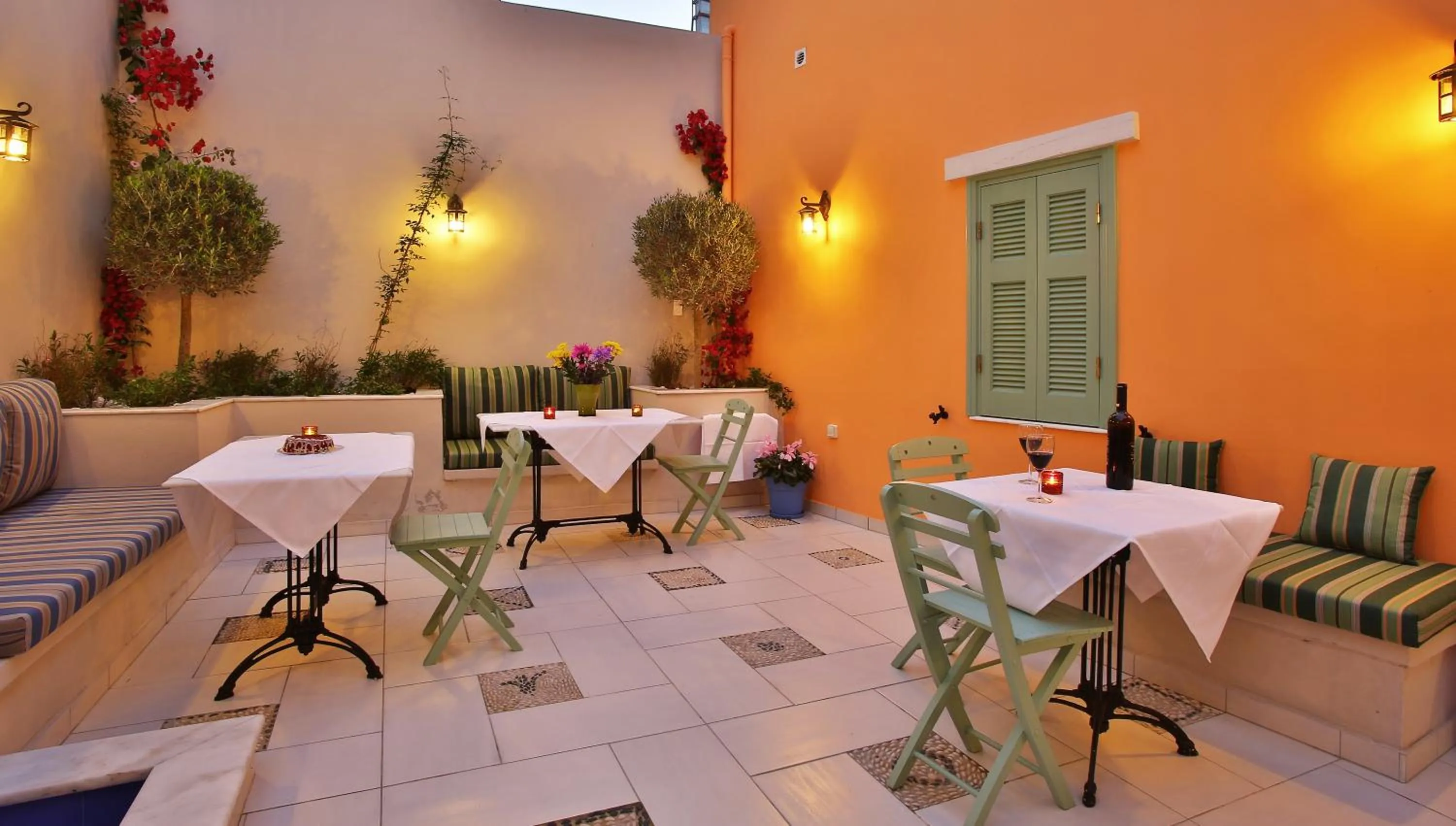 Restaurant/places to eat in Efchi 1904