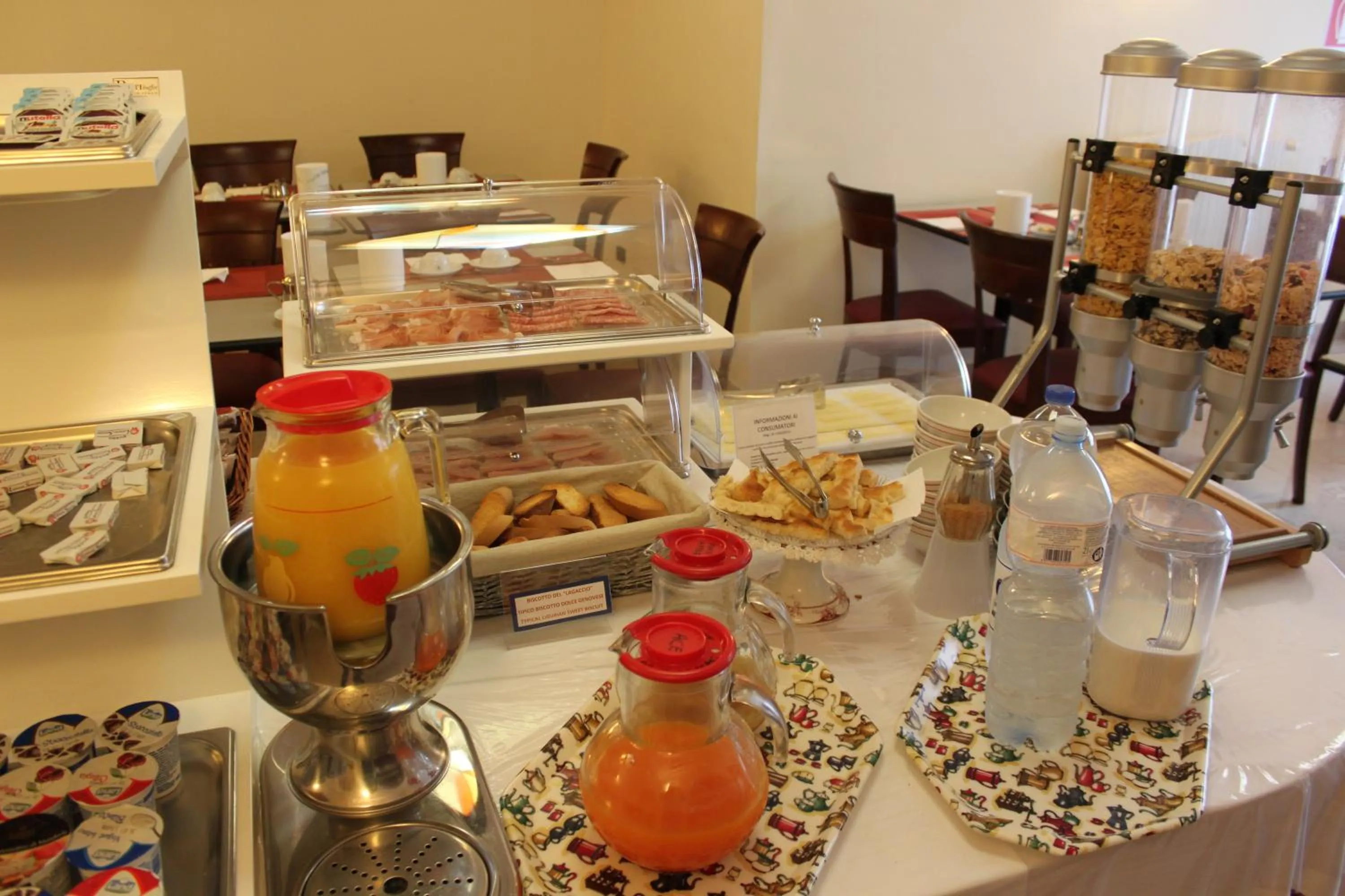 Restaurant/places to eat in Hotel Stella