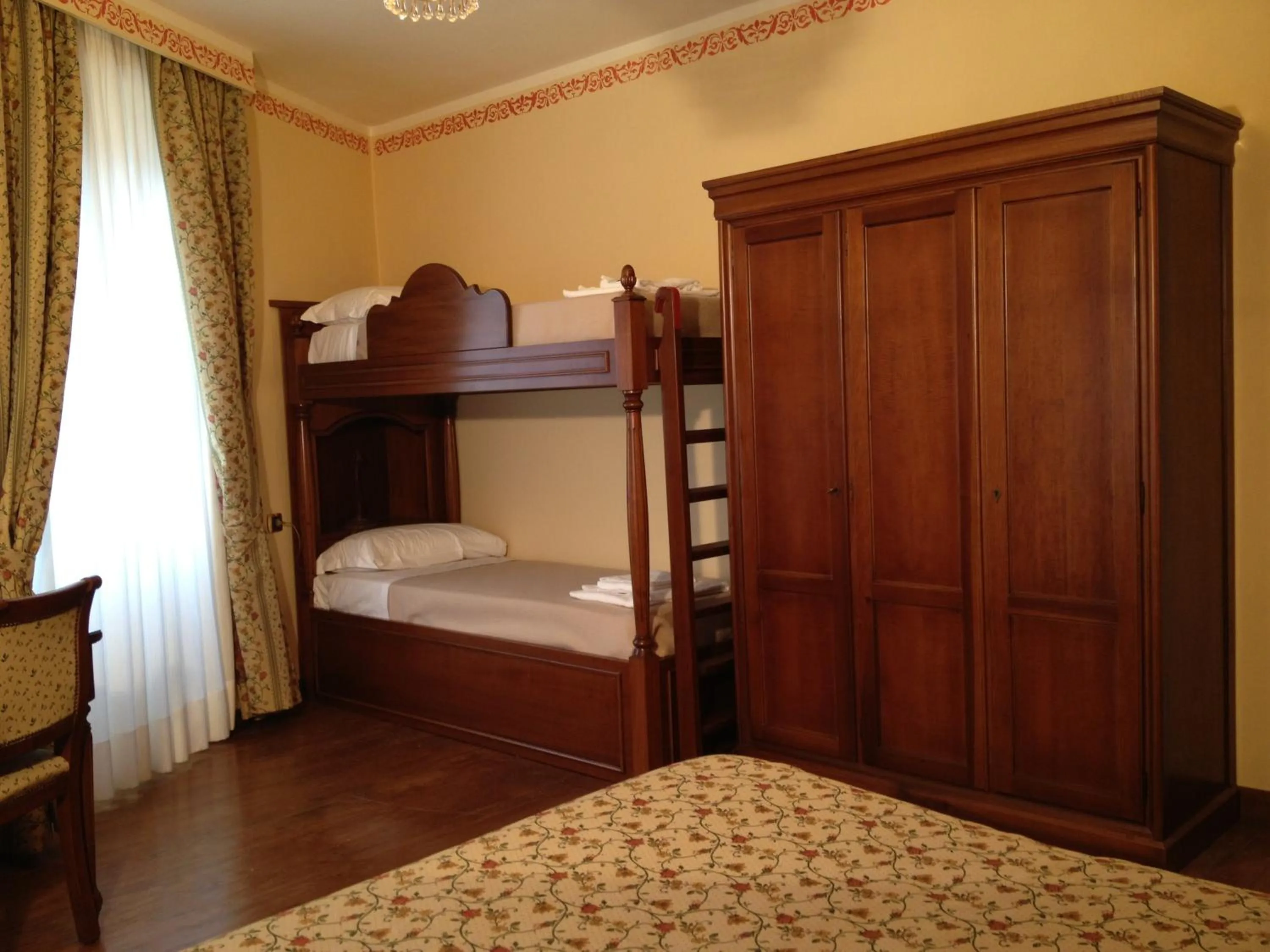 bunk bed, Bed in La Dependance