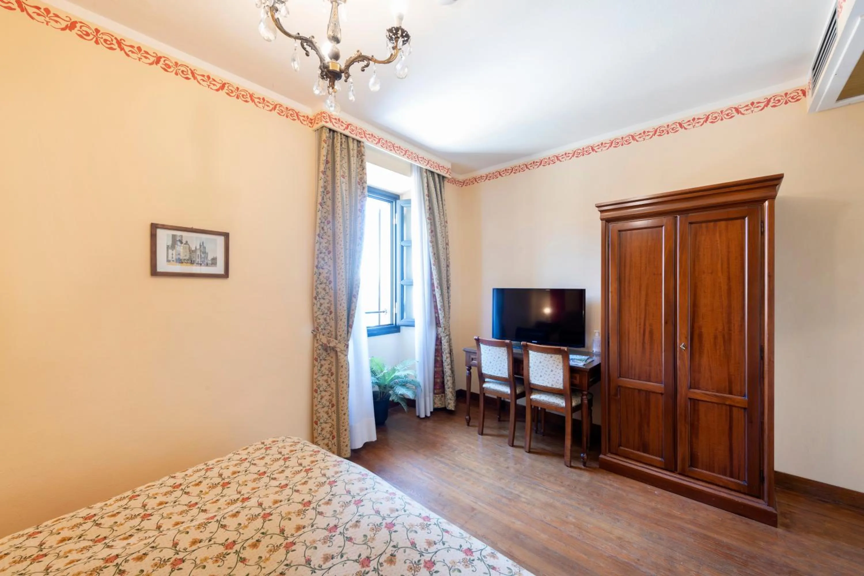 Photo of the whole room, Bed in La Dependance