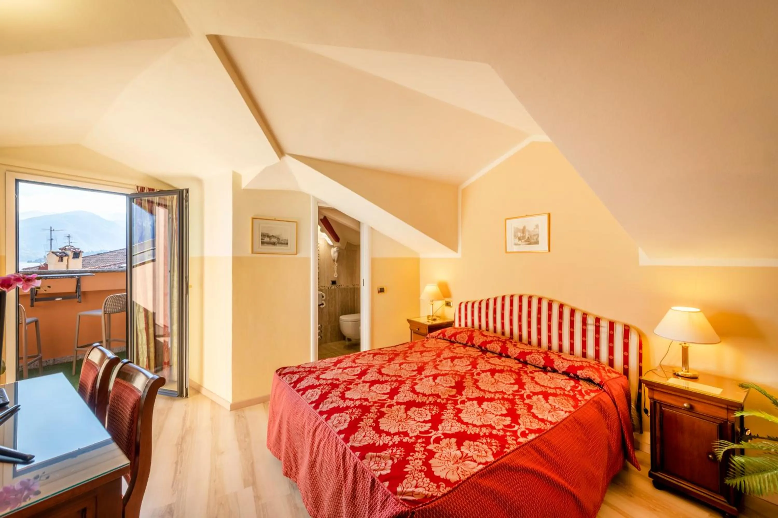 Photo of the whole room, Bed in La Dependance