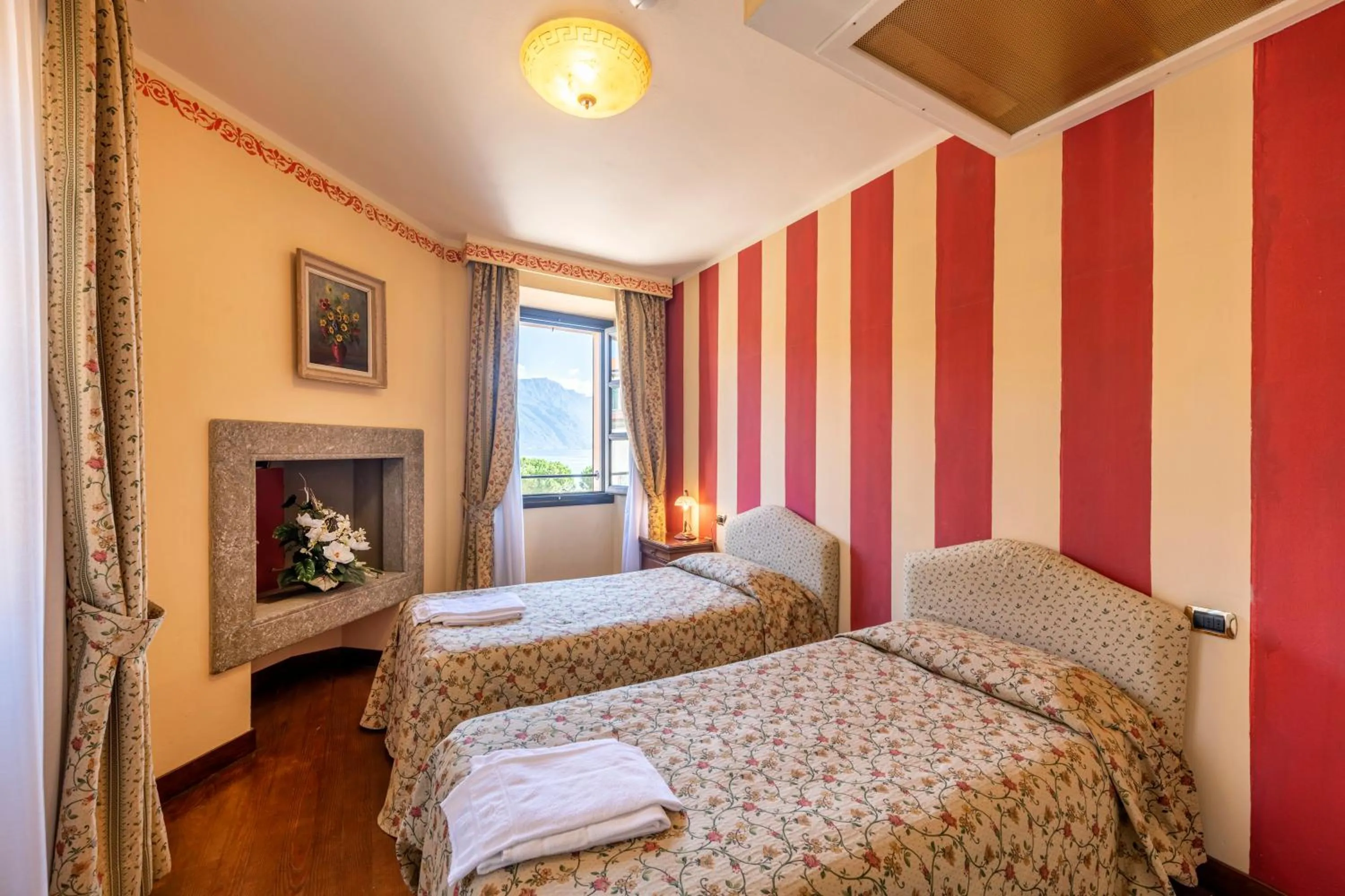 Photo of the whole room, Bed in La Dependance