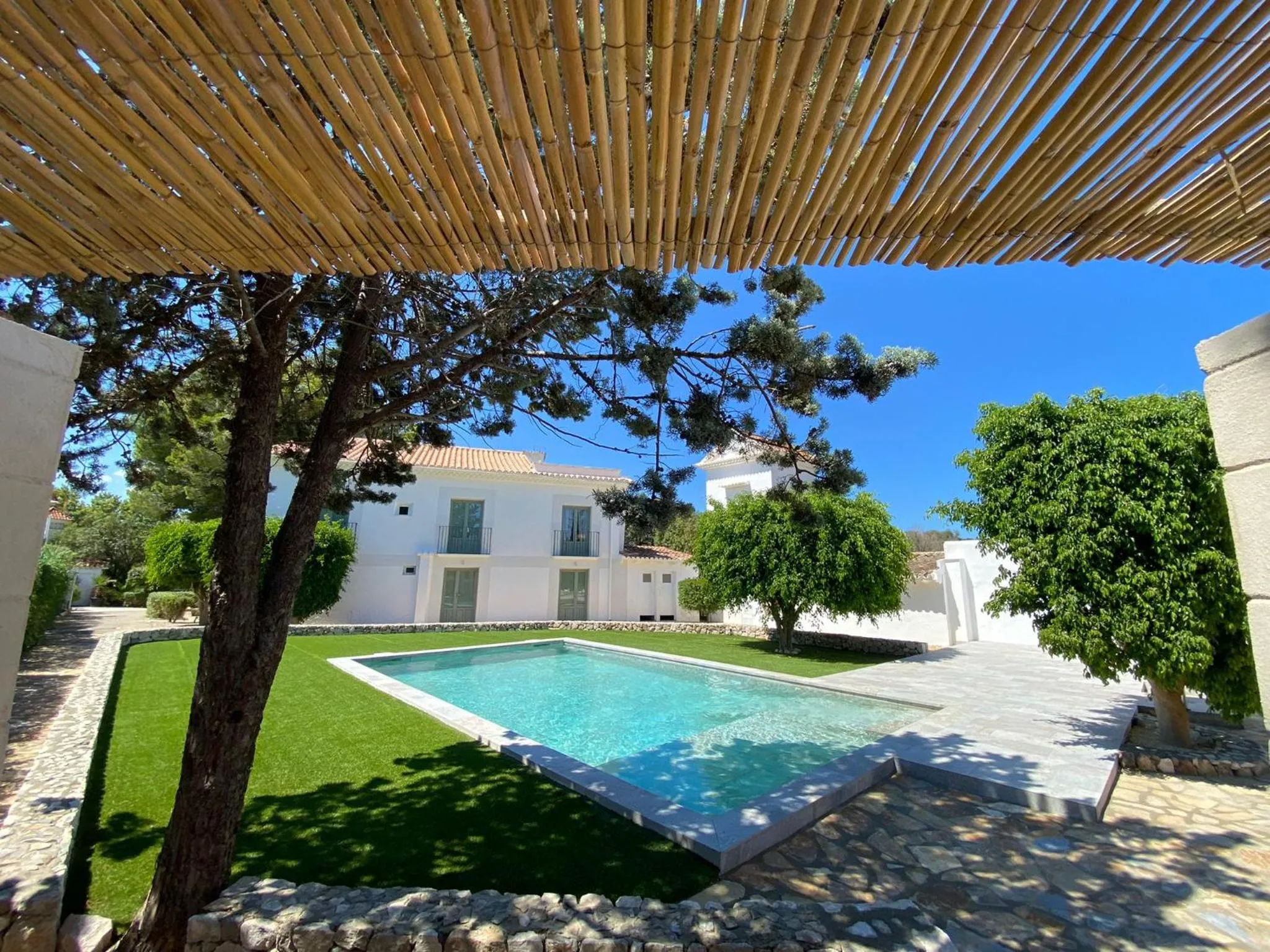 Garden view in Hostal Residencia Alma