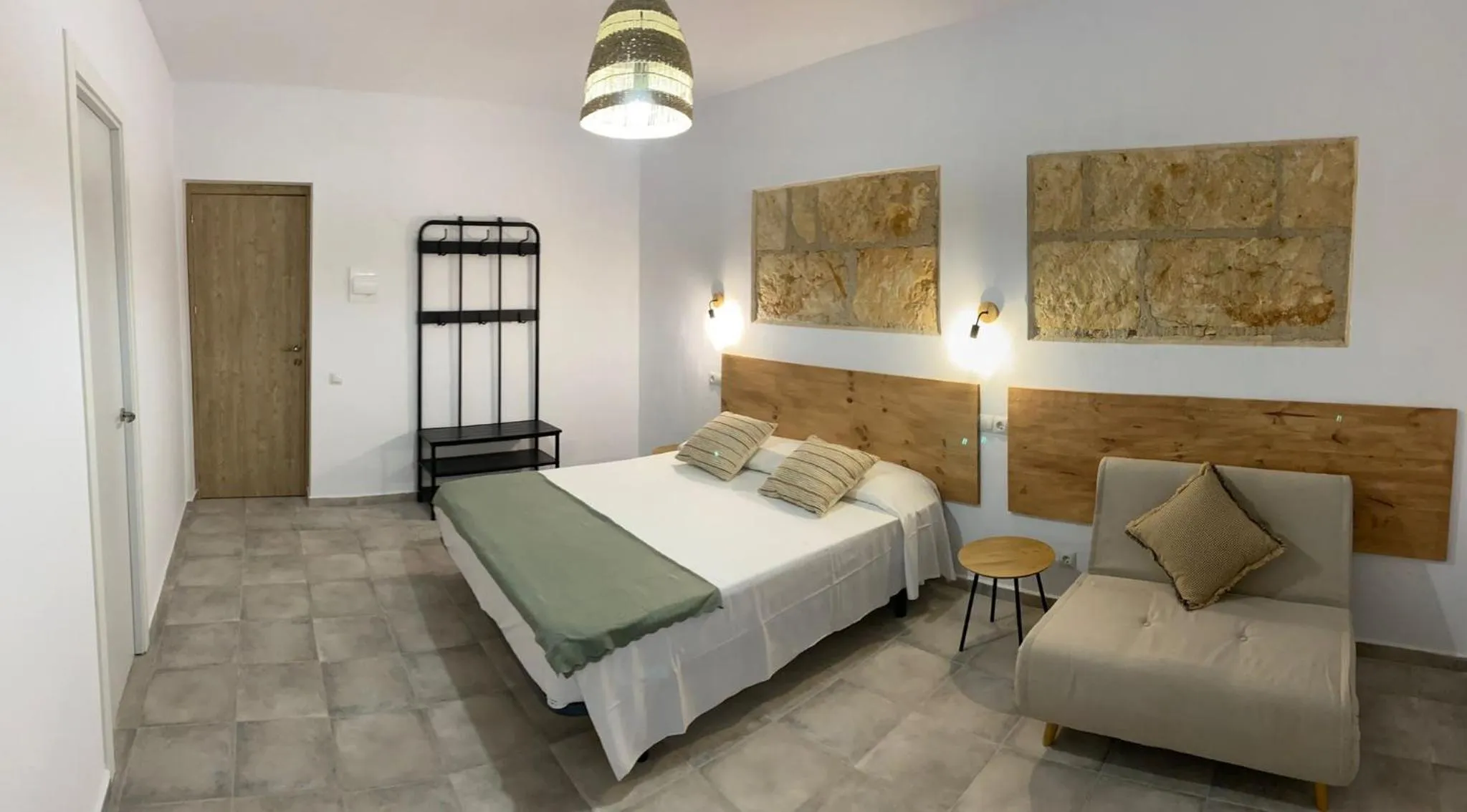 Bedroom, Bed in Hostal Residencia Alma