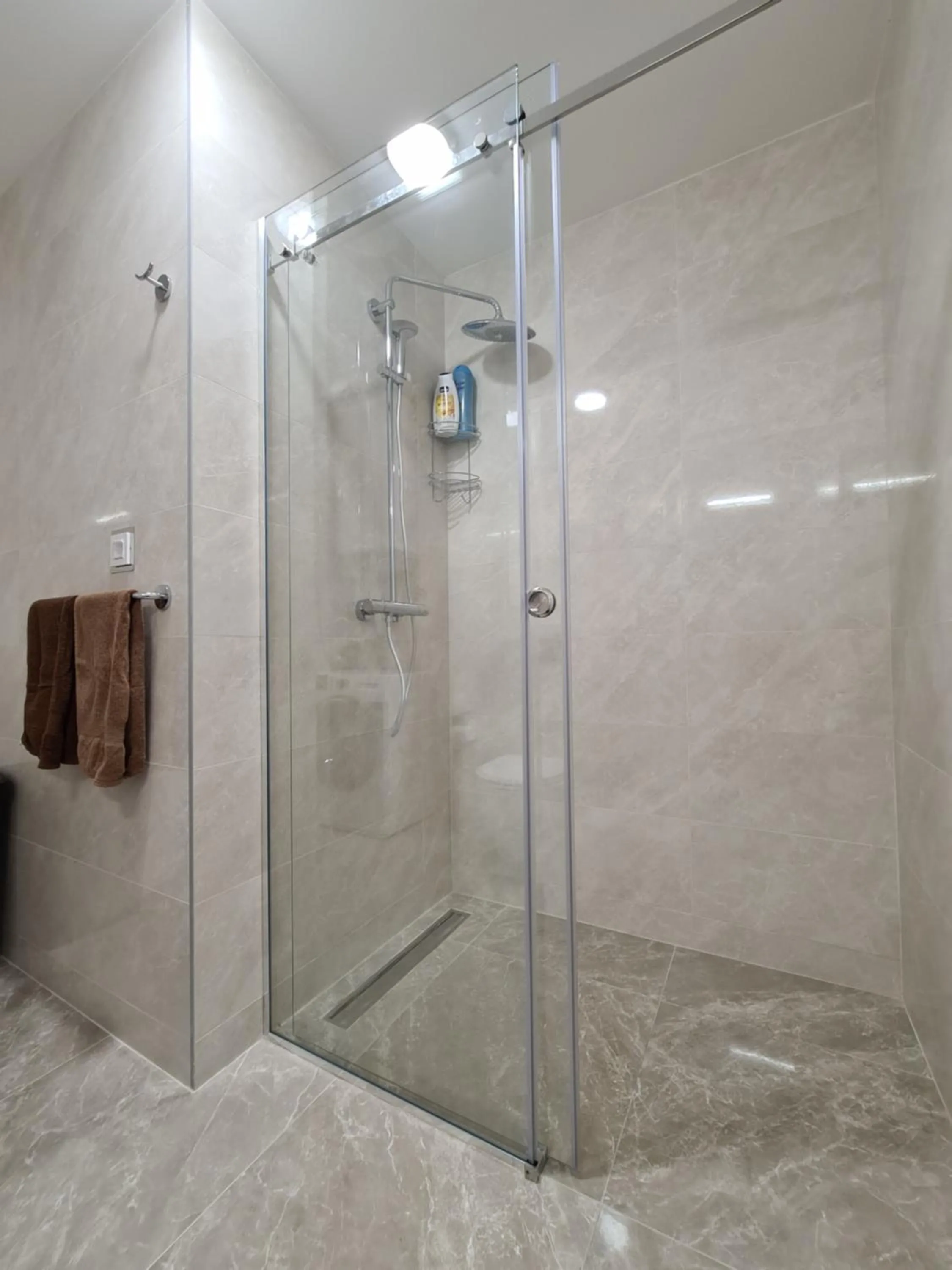 Bathroom in Green Apartments Podgorica With Garage