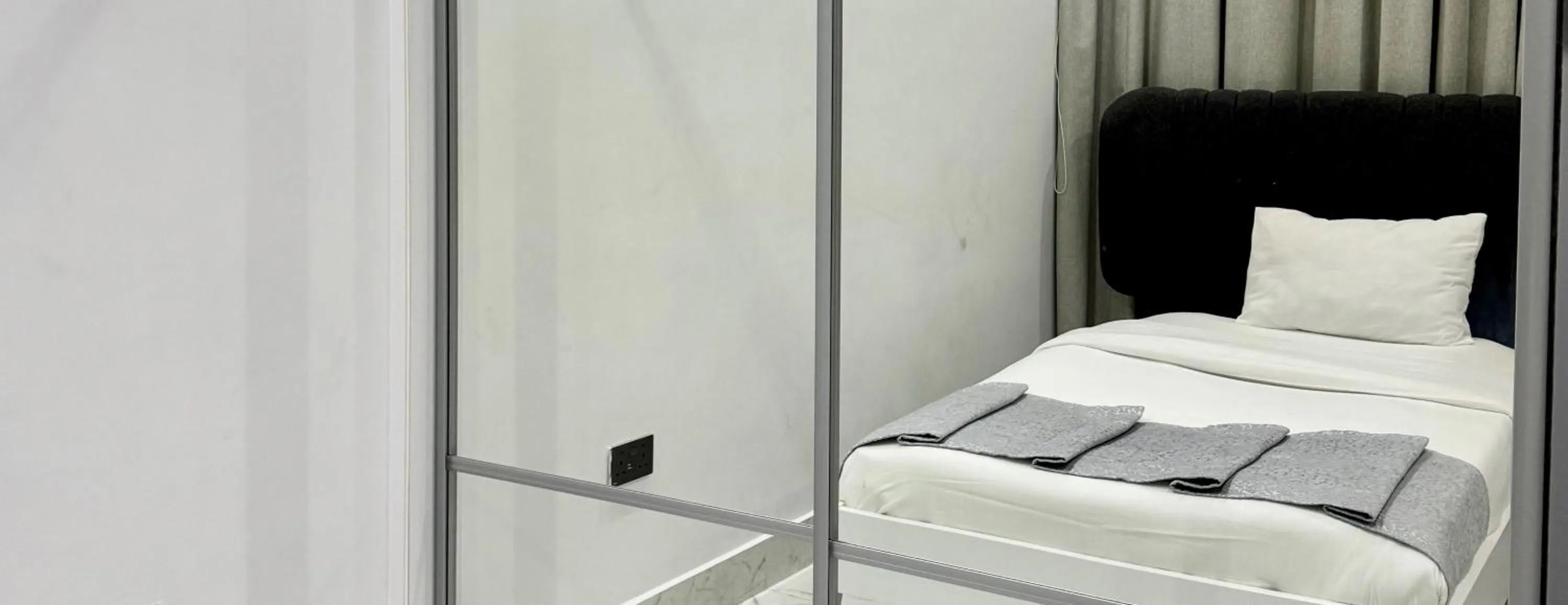 View (from property/room), Bed in Al Safwa One