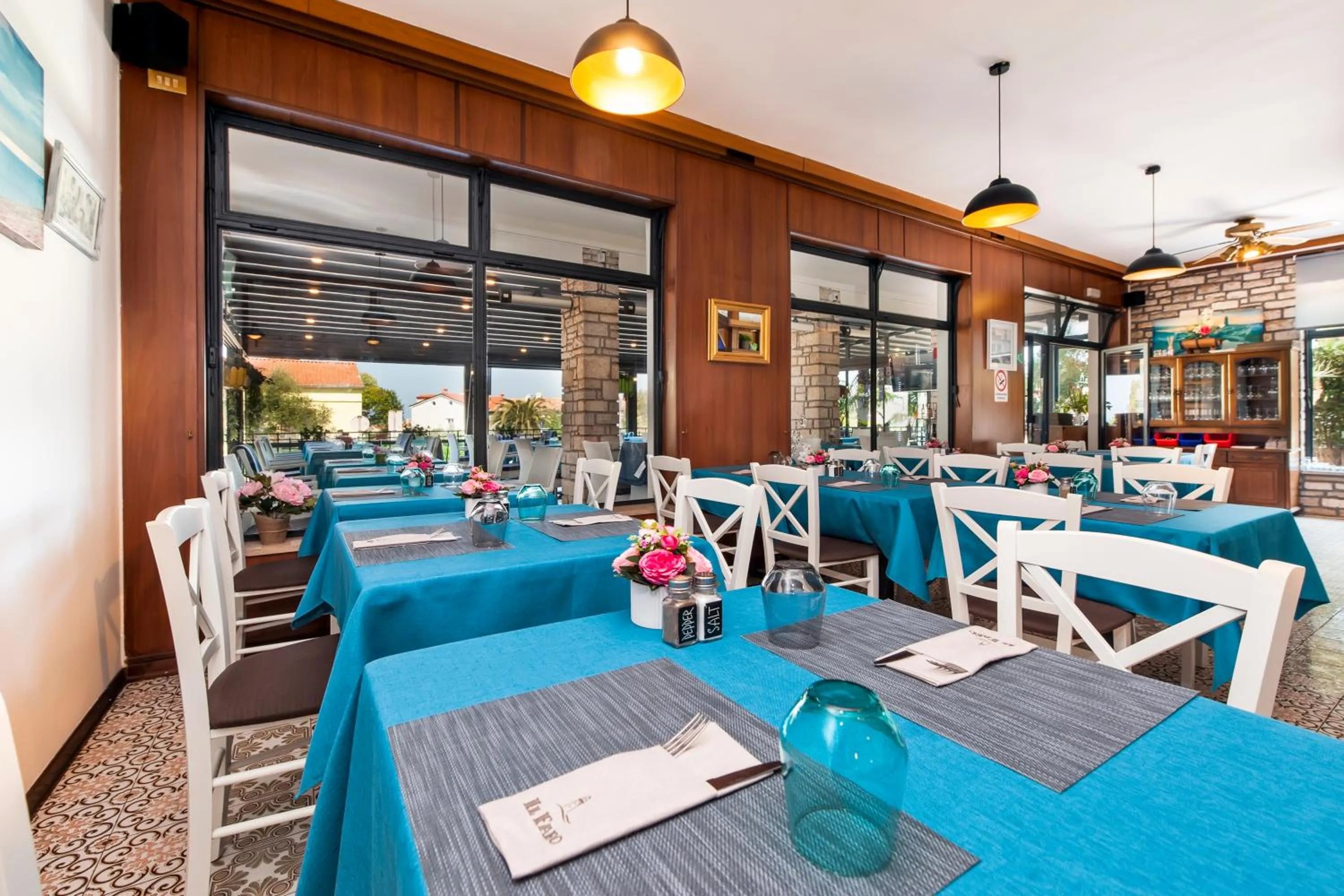 Restaurant/places to eat in Boutique Residence Arion