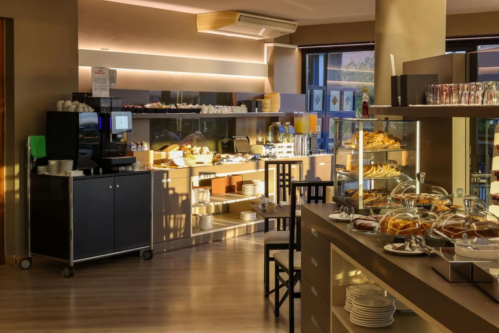 Coffee/tea facilities in Alevic Hotel Sirmione