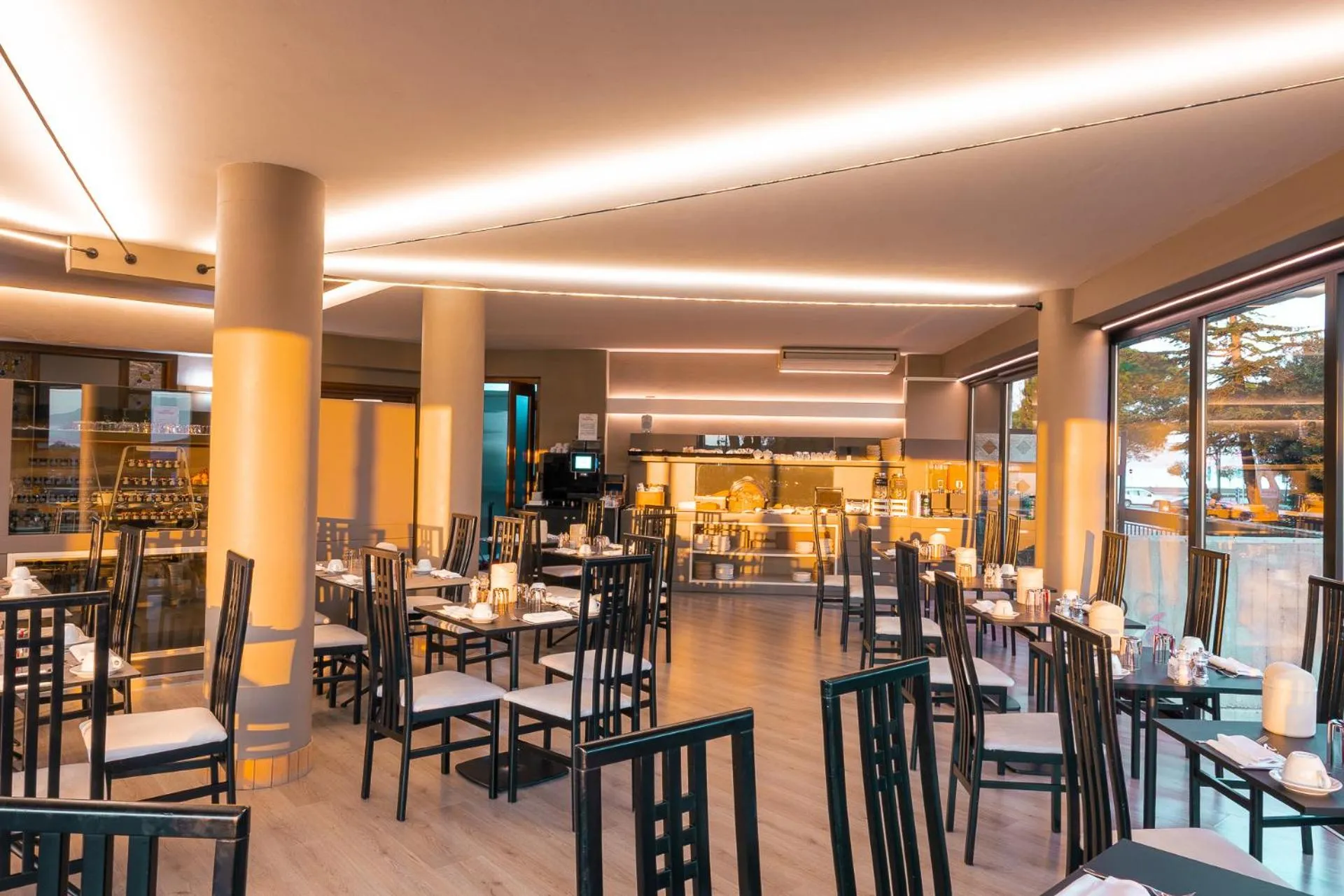 Restaurant/places to eat in Alevic Hotel Sirmione