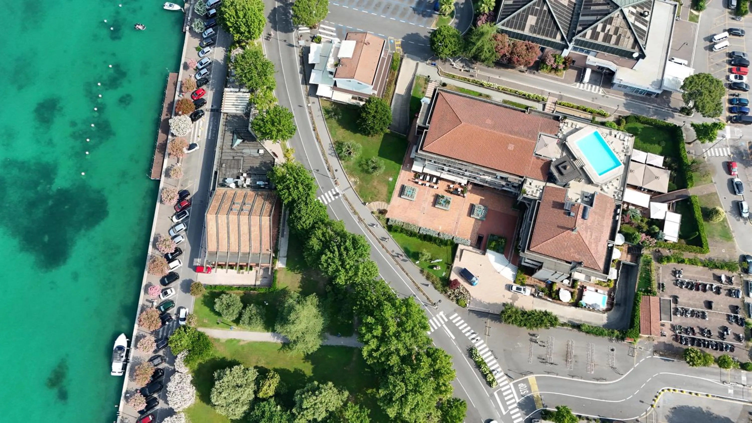 Property building in Alevic Hotel Sirmione