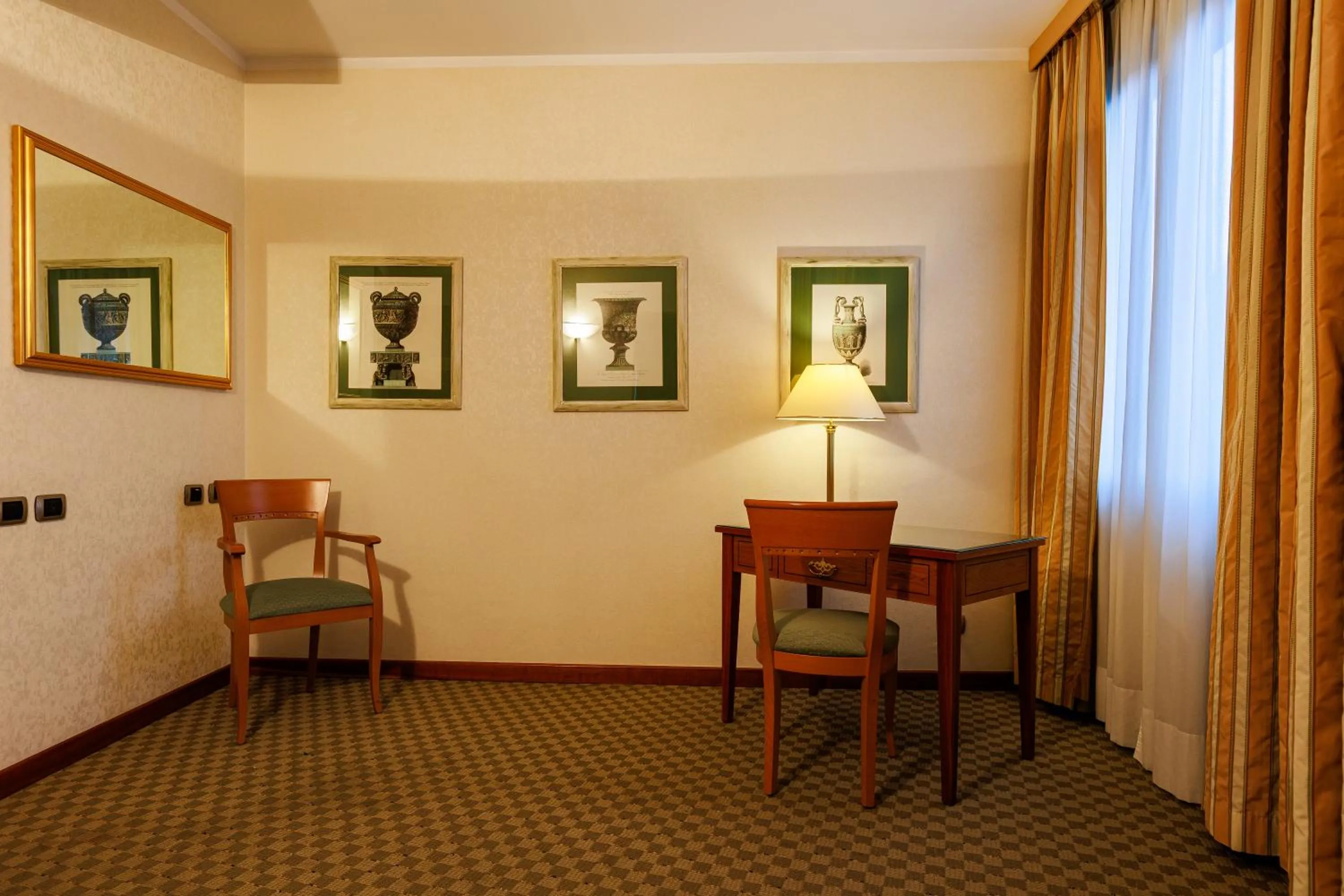 Hotel Excelsior Magenta