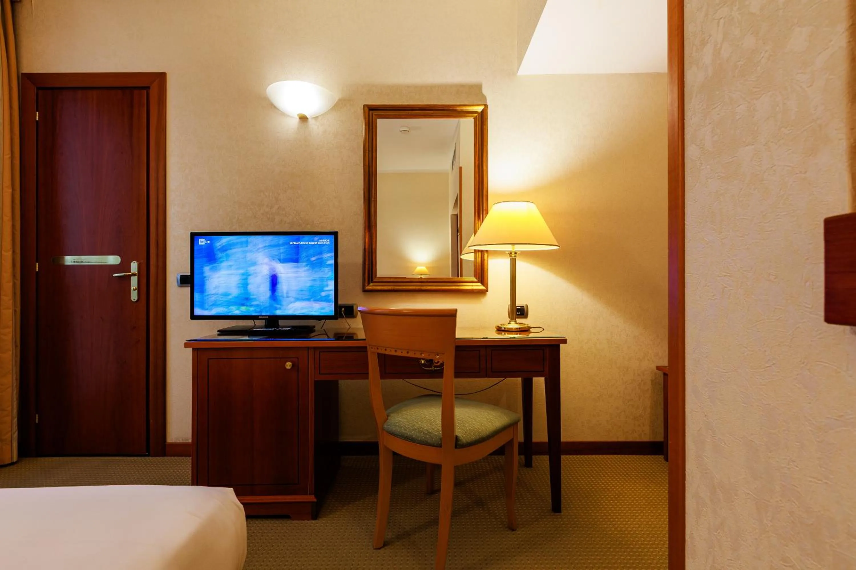 Bed in Hotel Excelsior Magenta