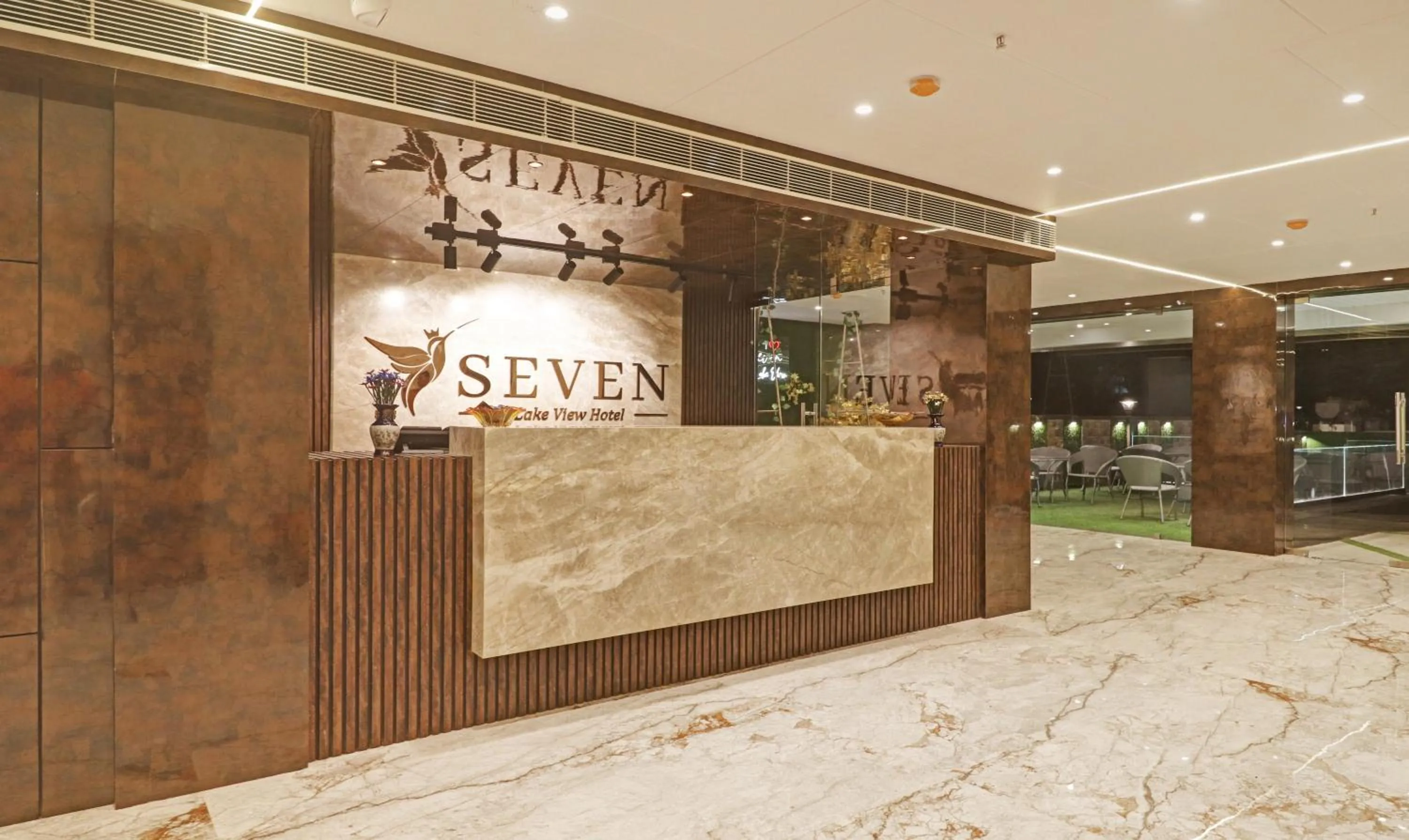 Lobby or reception in Treebo Premium Seven Lake View