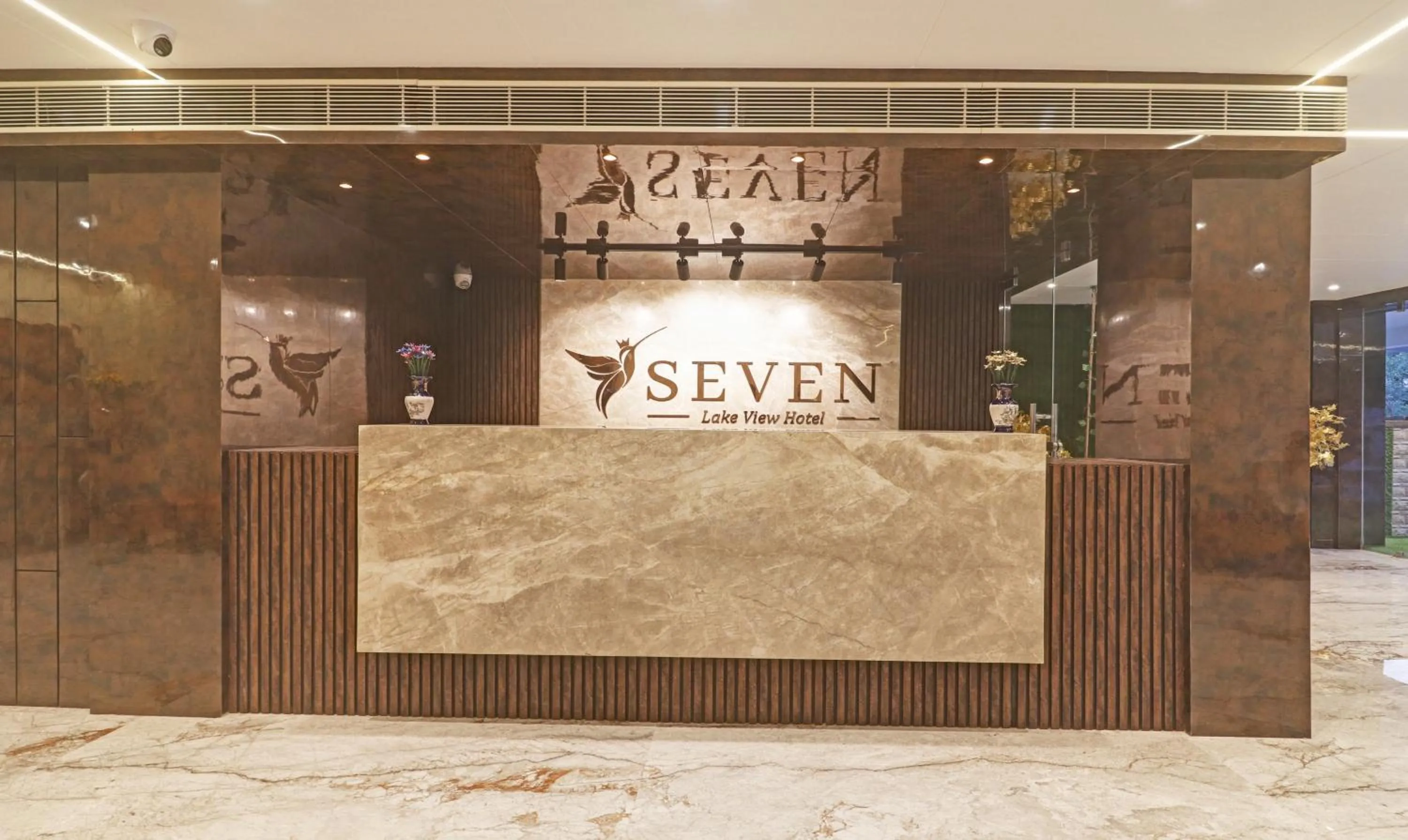 Lobby or reception in Treebo Premium Seven Lake View