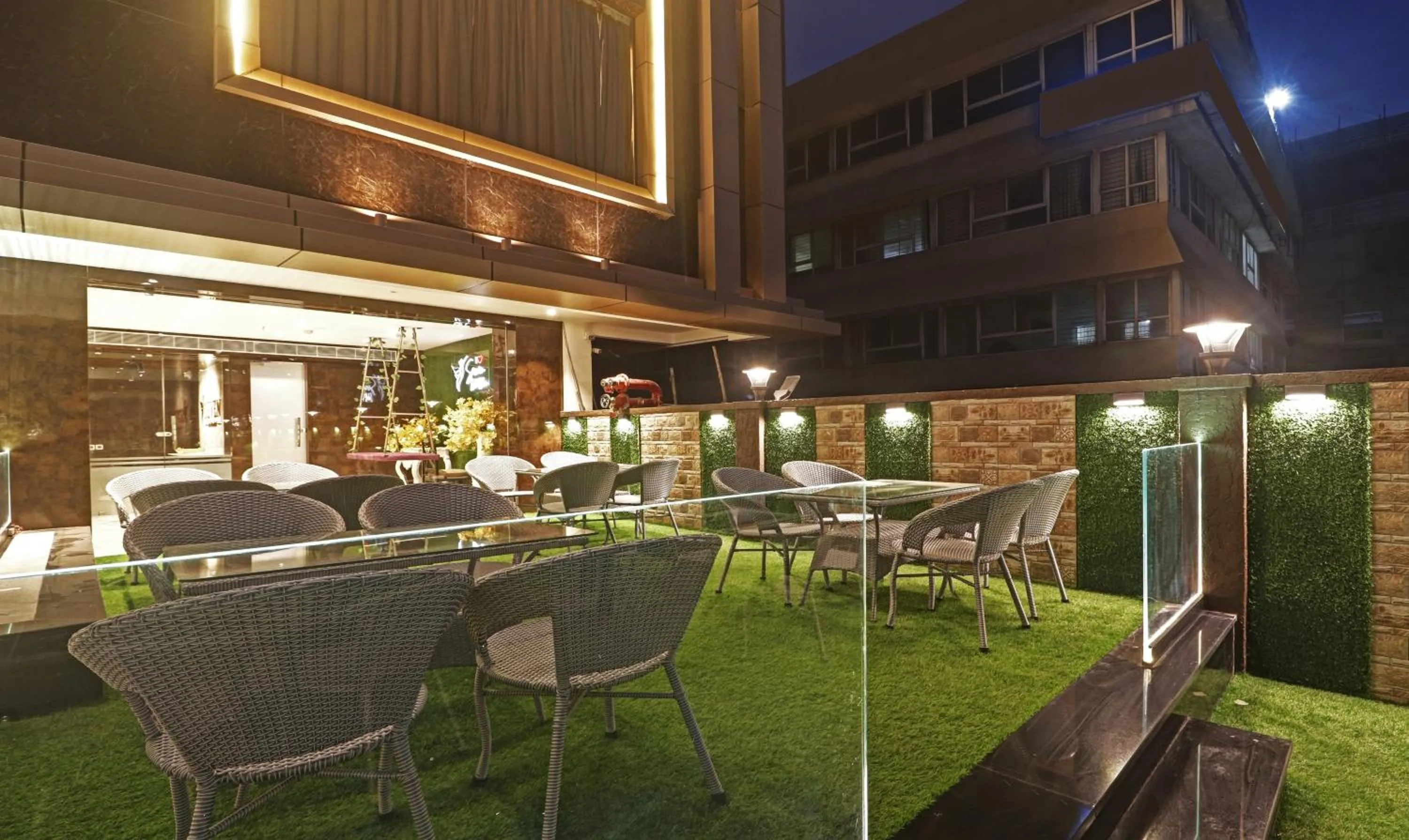 Dining area in Treebo Premium Seven Lake View