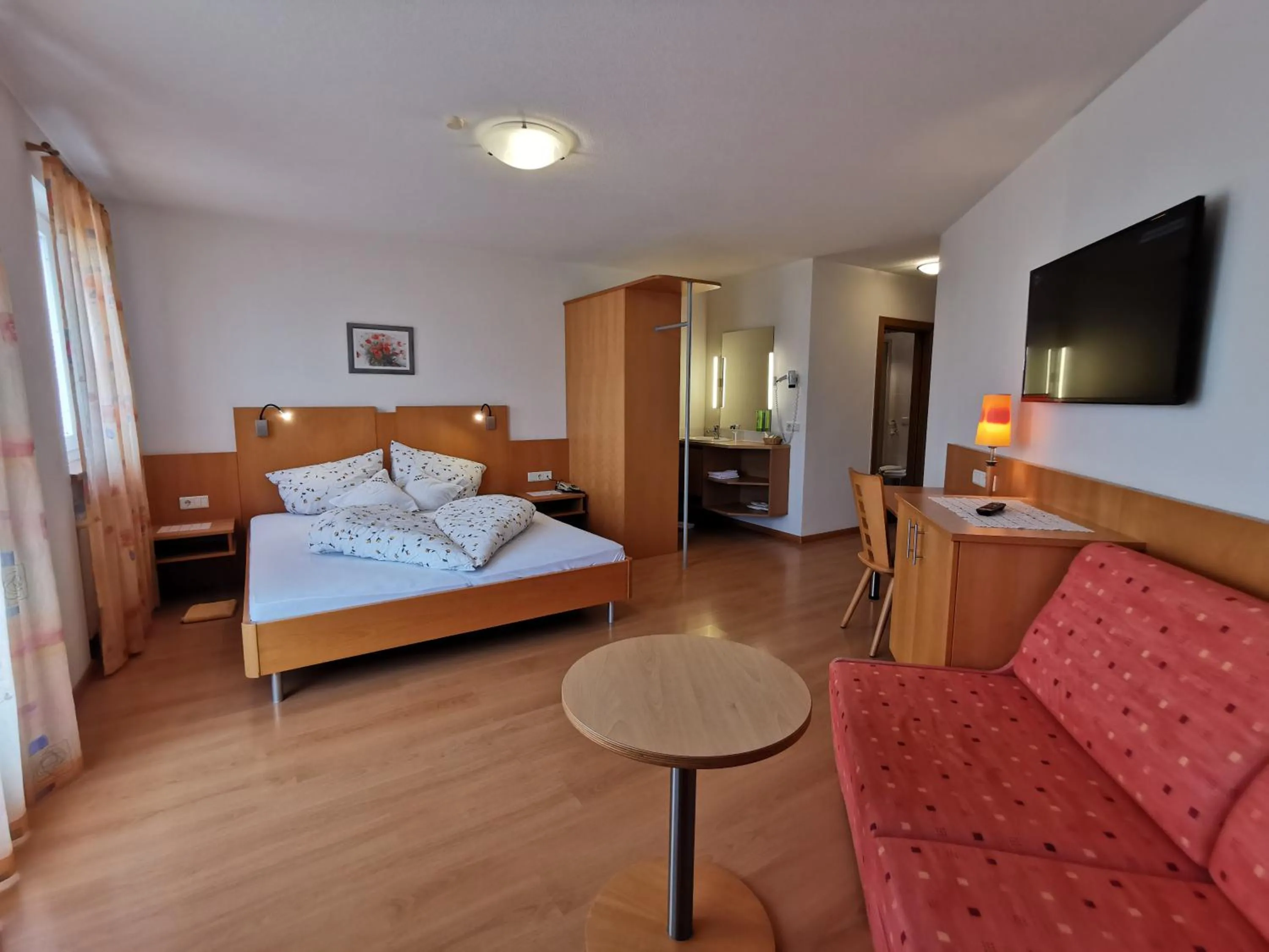 Photo of the whole room, Bed in Hotel Akelei