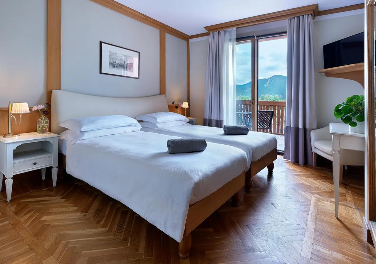 Bed in Iseo Lago Hotel