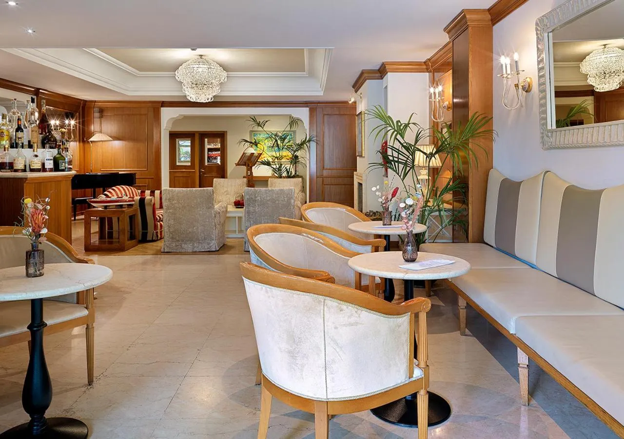 Lounge or bar in Iseo Lago Hotel