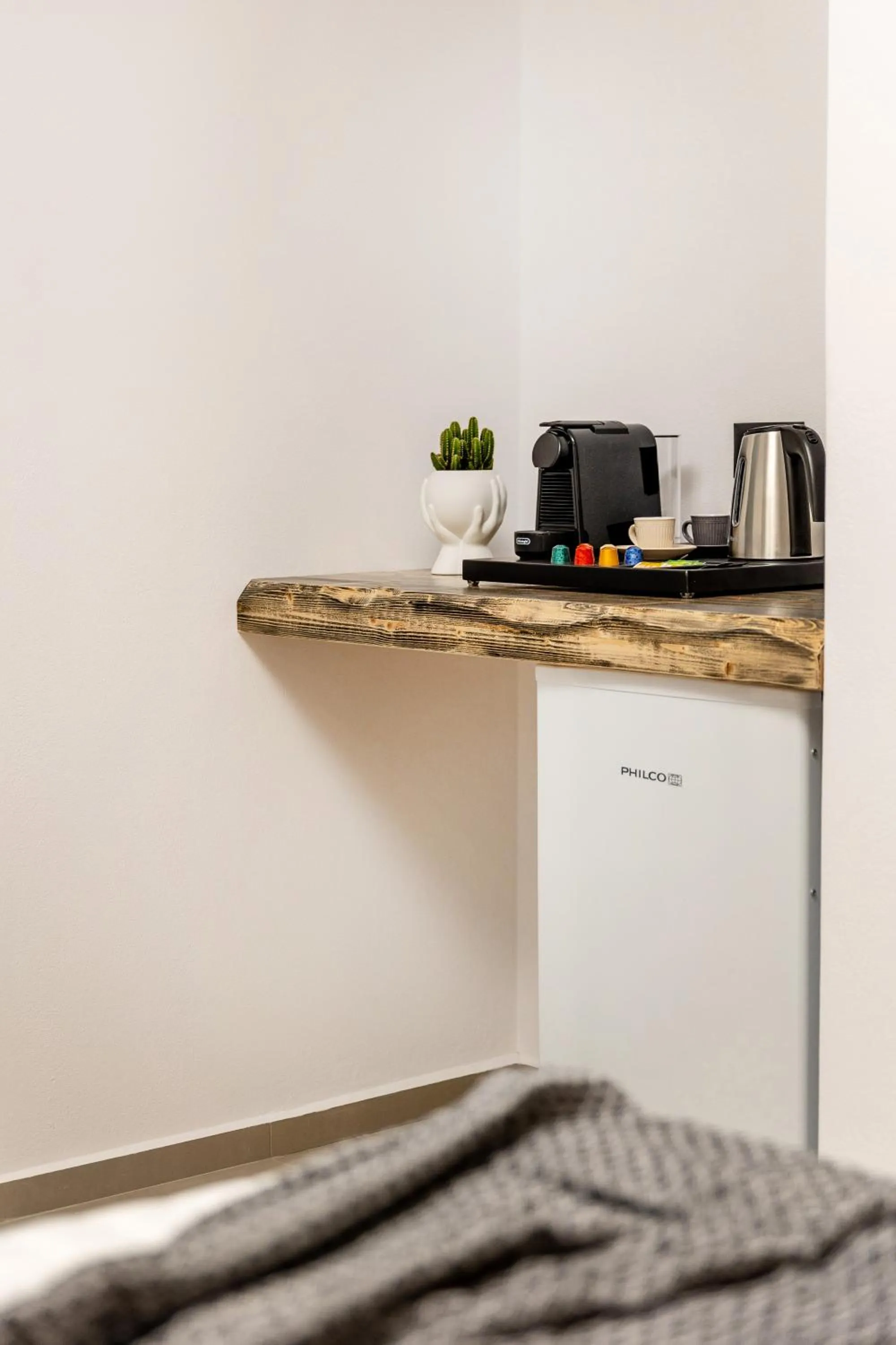 Coffee/tea facilities in Alenor City Hotel